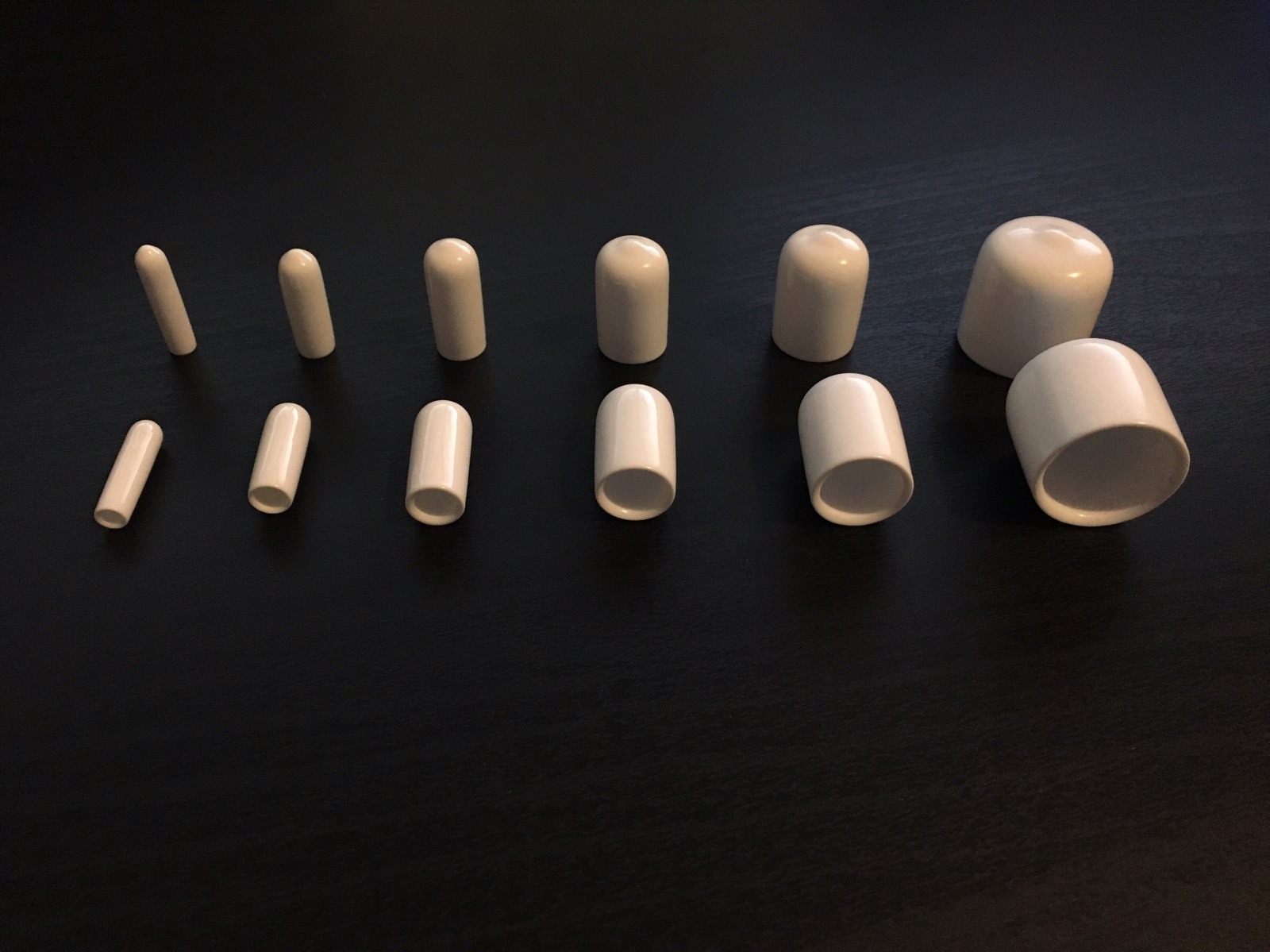 White Vinyl (Rubber) Round End Cap Cover for Pipe Plastic Tube Hub Caps Tubing