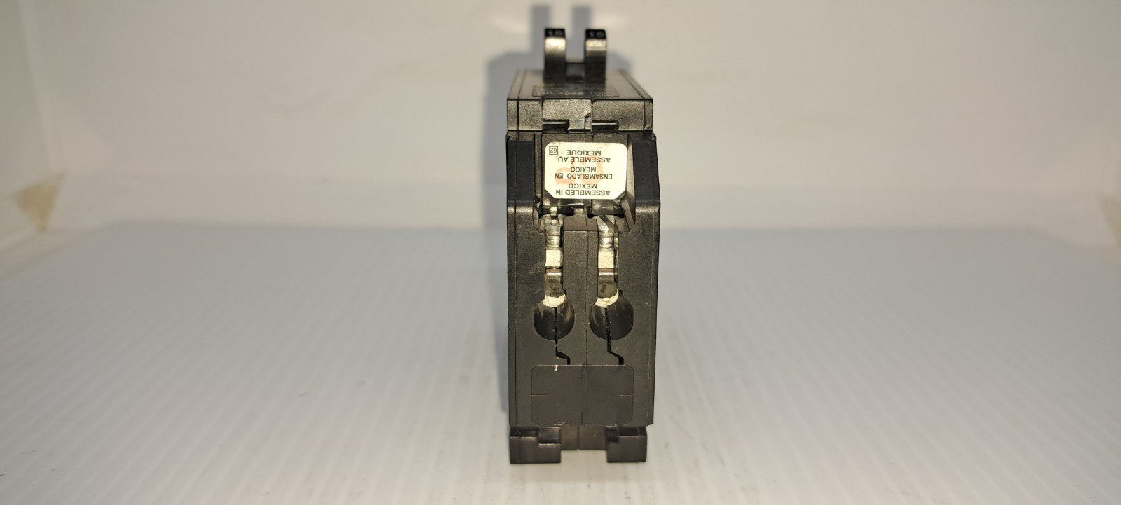 Square D HOMT1515 Homeline 2-15 Amp Single Pole Tandem Circuit Breaker