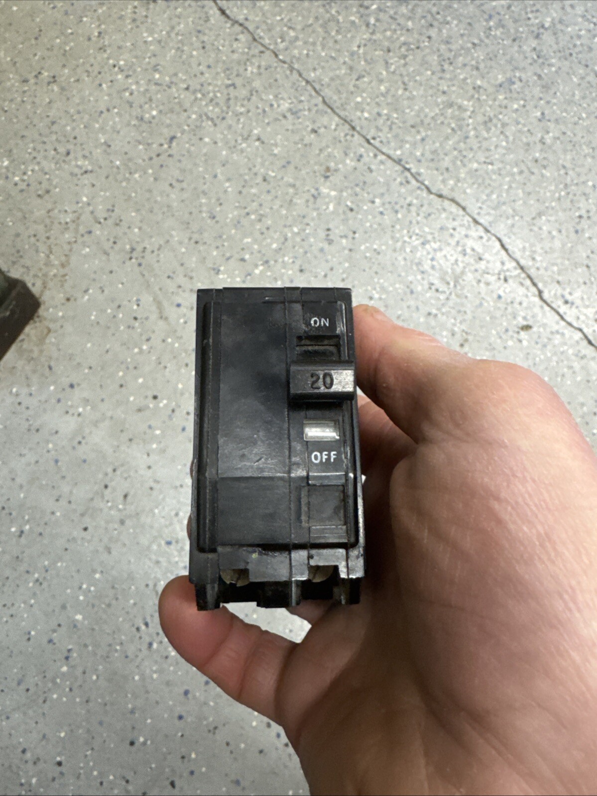 Square D QOB220 Circuit Breaker 20 Amp 240 Volt 2 Pole Bolt On