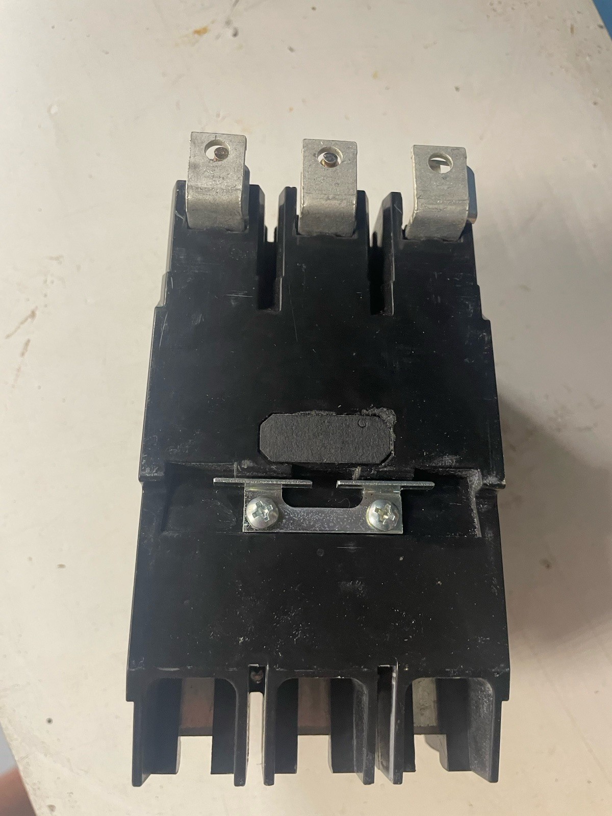 GE TEY330 3 Pole 480V Circuit Breaker (2 in a box )