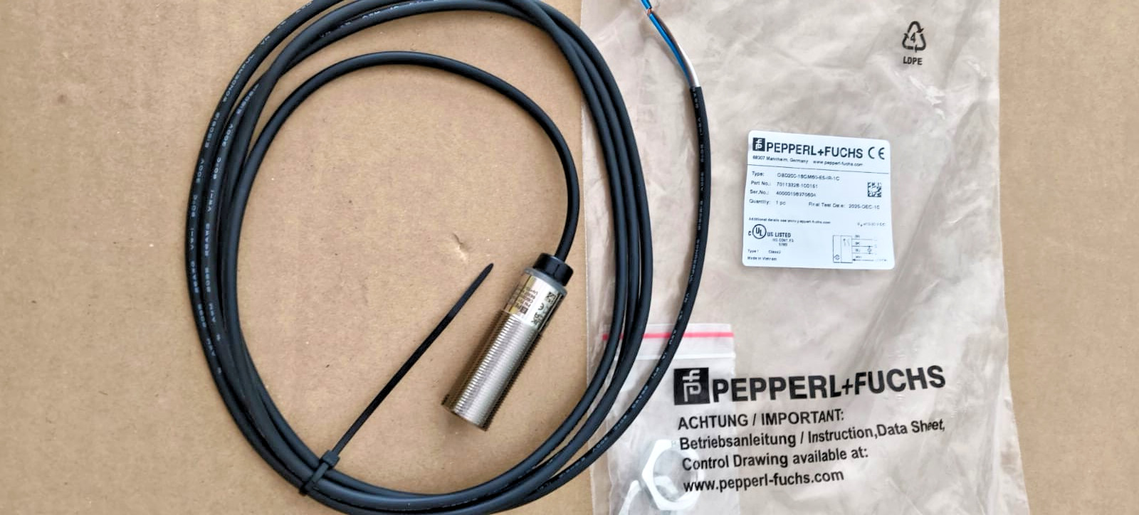 1PC- Pepperl+Fuchs OBD200-18GM60-E5-IR-1C Diffuse mode sensor-NEW