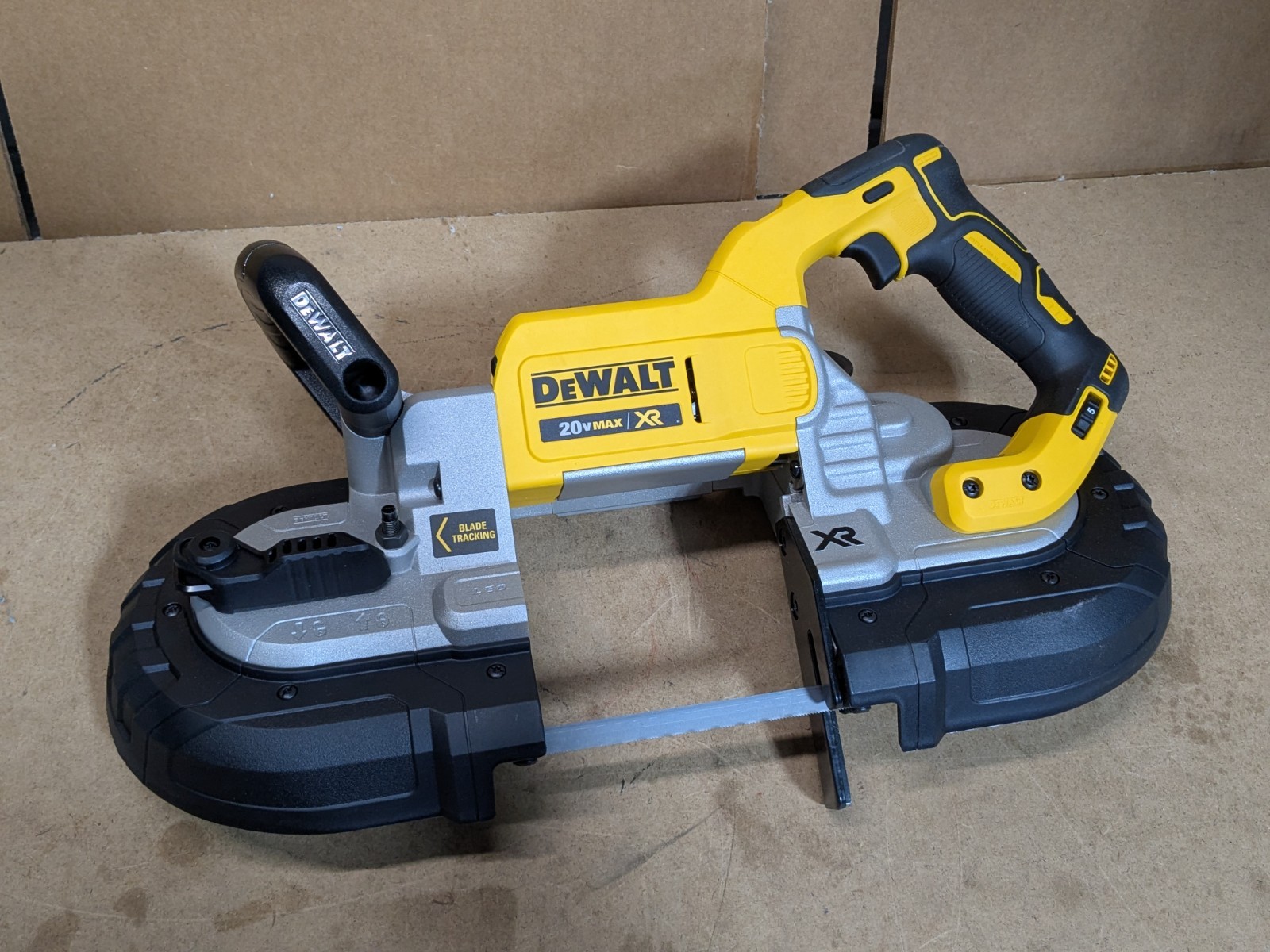 Dewalt 20V MAX Cordless Deep Cut Bandsaw 490 SFPM 5″ x 4-3/4″ Capacity DCS374