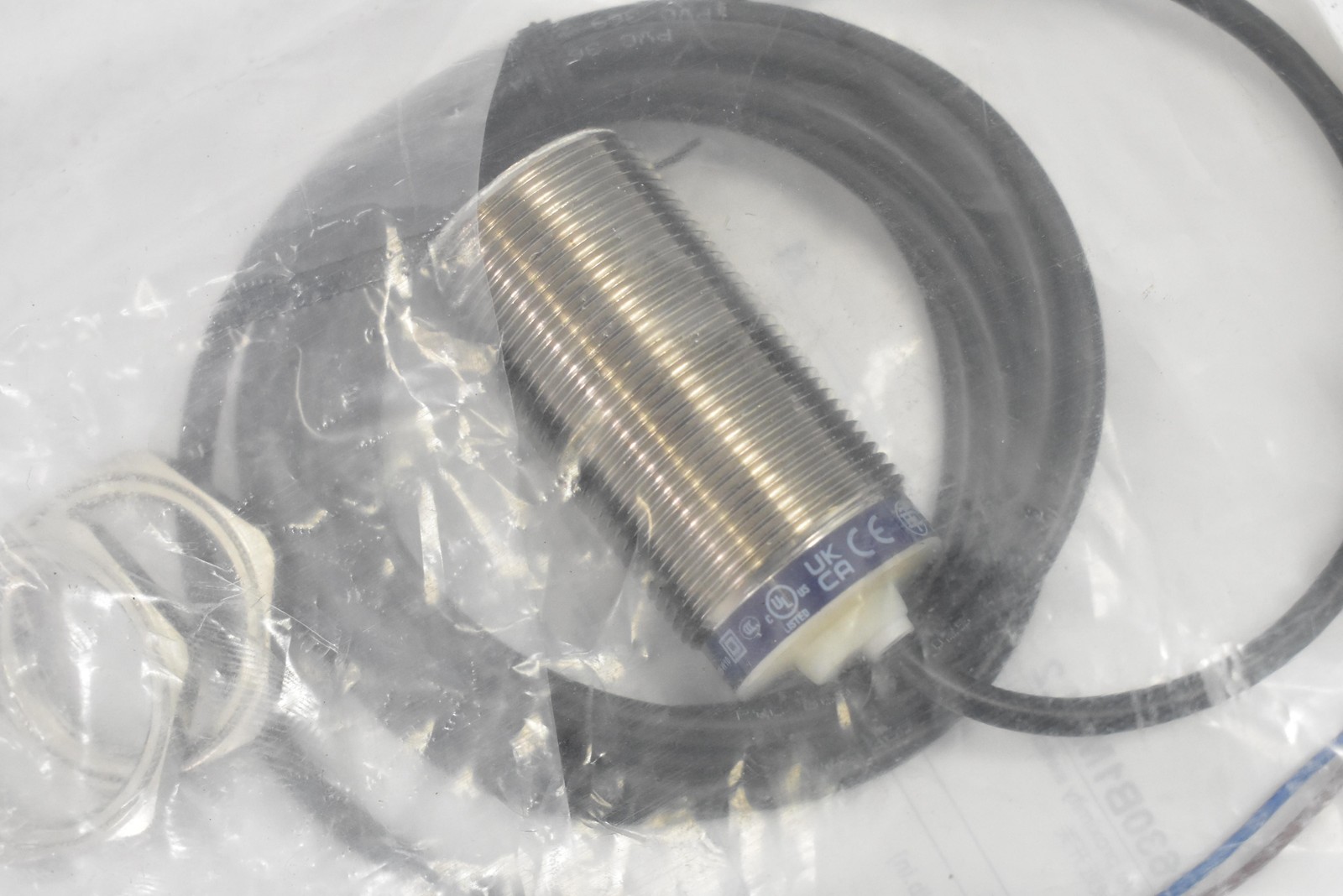 Telemecanique XS630B1MAL2 Inductive Proximity Sensor 15mm 24-240V Made Indonesia