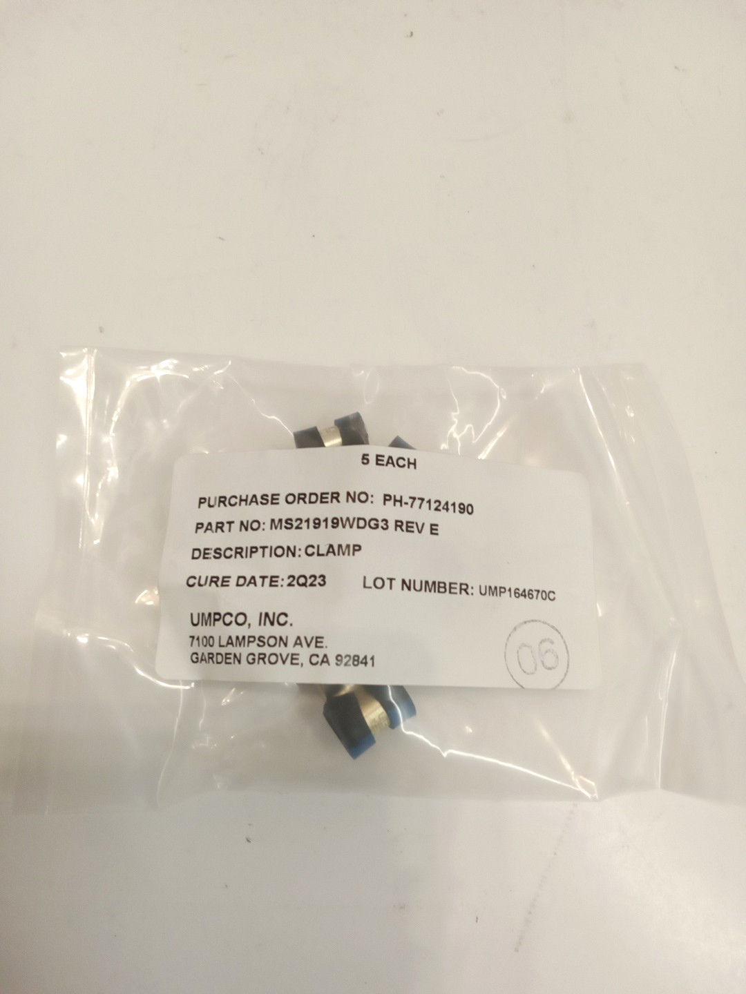 Umpco MS21919WDG3 REV E Alum. 3/16″ Single Loop Chloroprene Cushioned Clamp 5pk