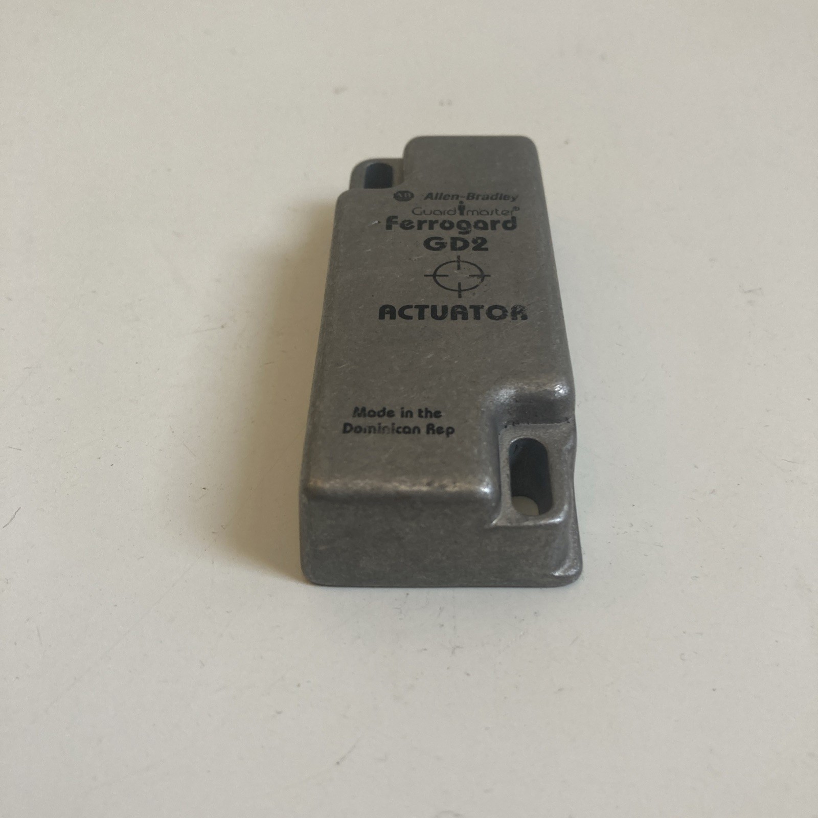 ALLEN BRADLEY GUARD MASTER FERROGARD GD2 ACTUATOR made in Dominican Republic