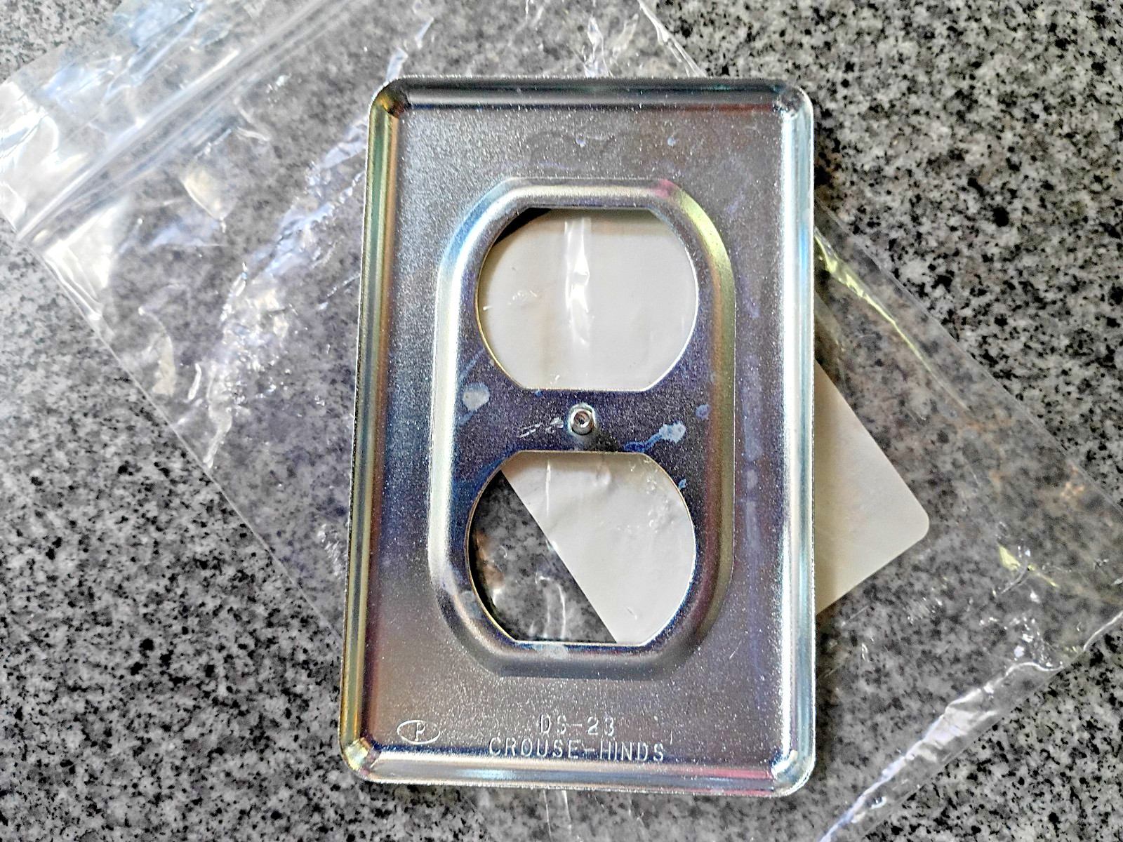 NEW DS23 CROUSE HINDS 1-Gang SHEET METAL STEEL SURFACE COVER DUPLEX RECEPTACLE