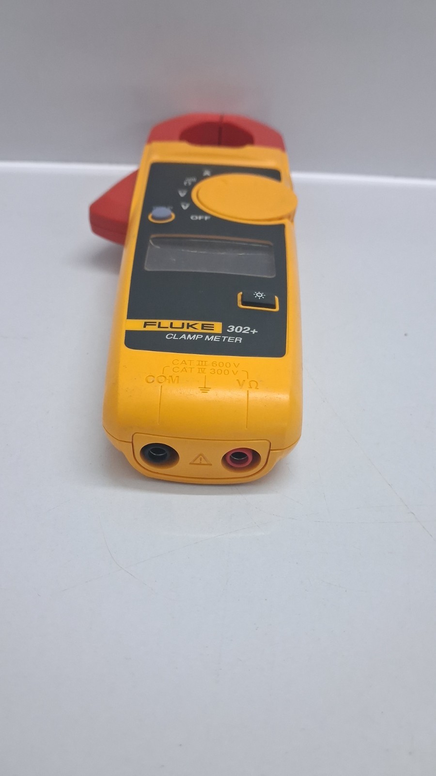 Fluke 302+ CAT III Digital Clamp Meter – FLUKE-302+