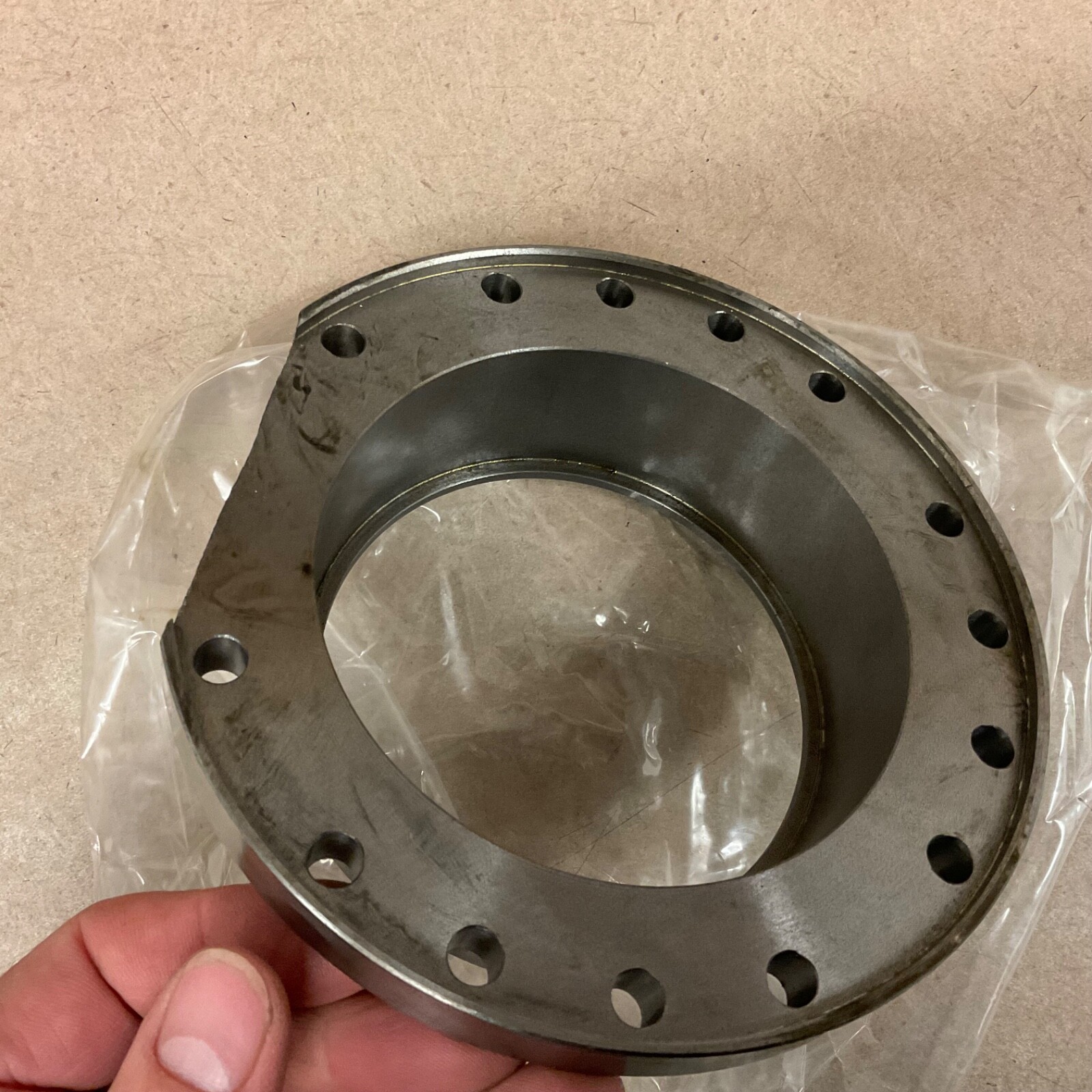 CAT Caterpillar MITSUBISHI 91K24-03400 BEARING RETAINER FORK LIFT TRUCK NEW NOS