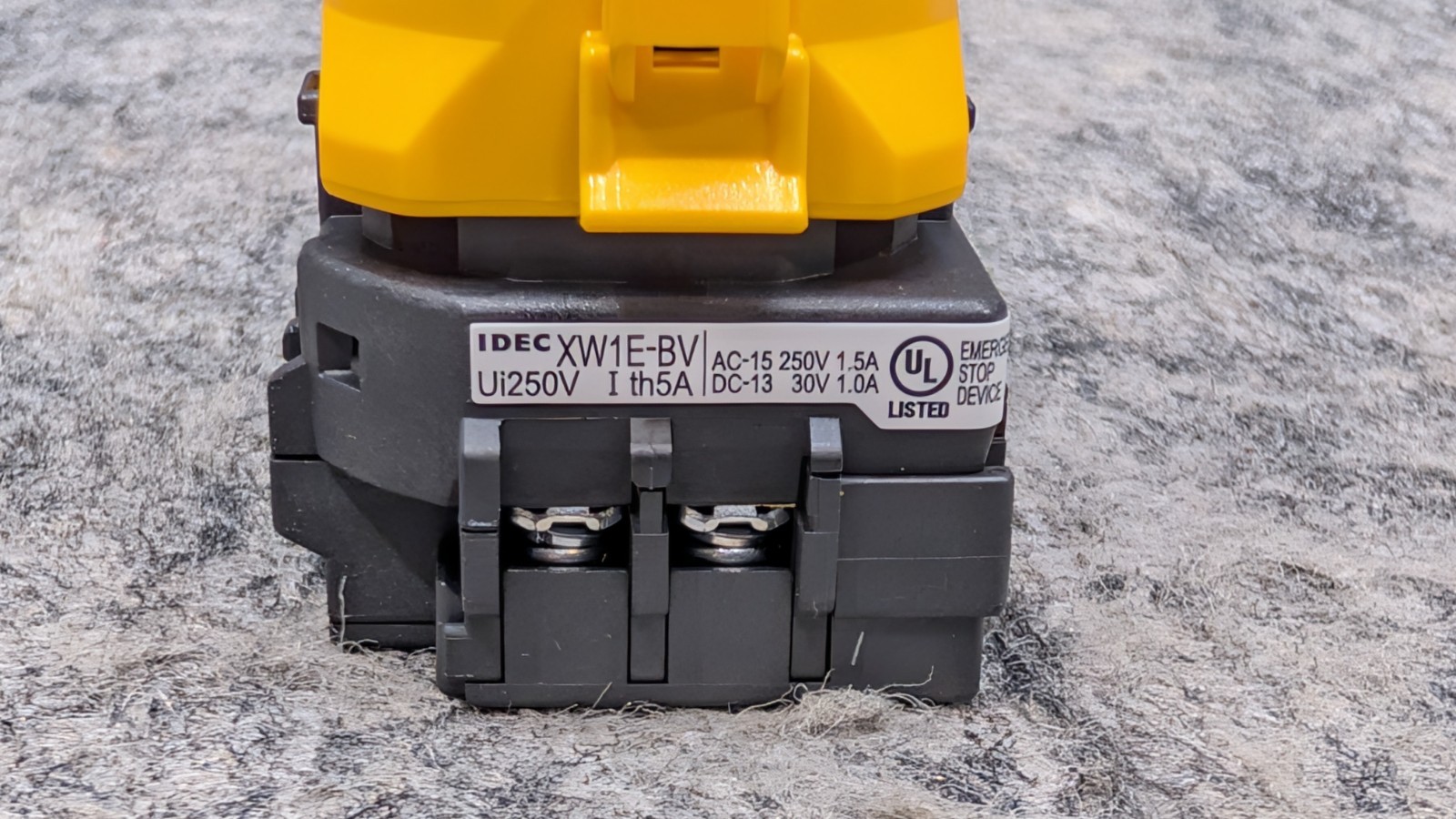 IDEC XW 22mm Estop XW1E-BV402MFR Emergency Stop Push Button 🔥New🔥