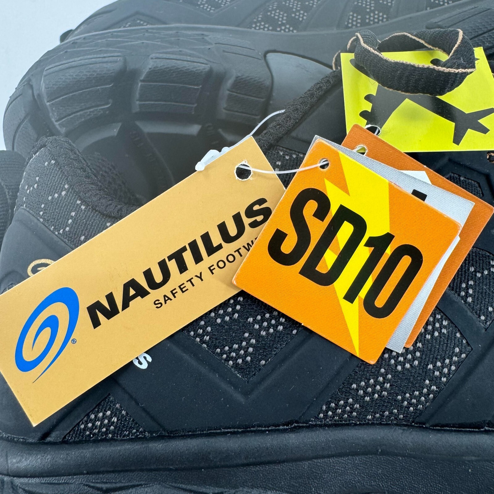 NEW Nautilus Stratus Work Safety Shoes WOMENS Black N4661 Lace Up Soft Toe 9