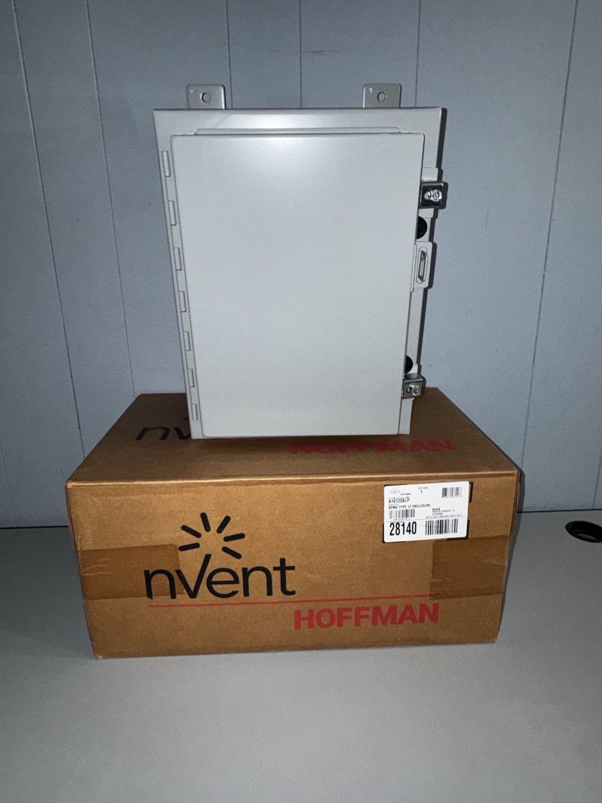 Hoffman NEMA TYPE 12 ENCLOSURE 16.00 X 12.00 X 8.00 A161208LP – NEW