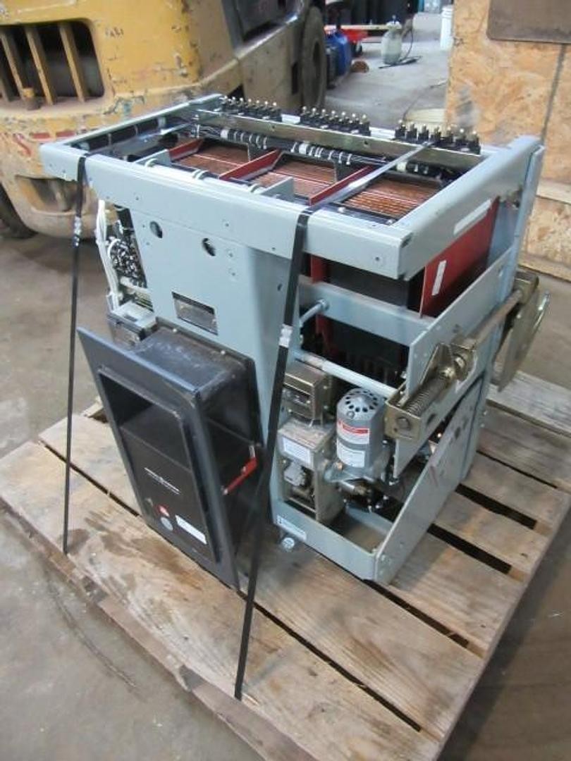 GE AKR 4000 AMP BREAKER AKR-8D-100 MICRO VERSA TRIP A440LSGMR 4000A GROUND LSG