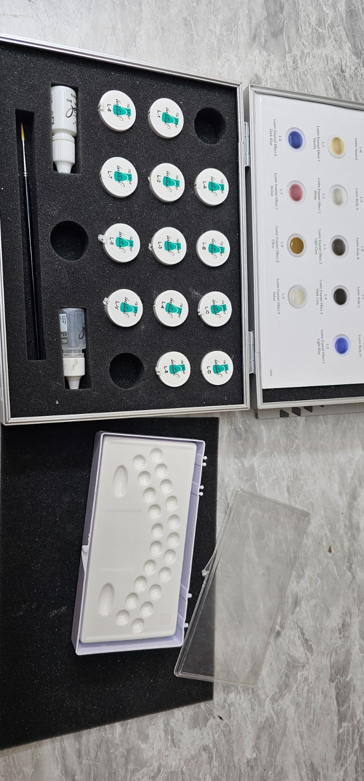 GC initial lustre pastes set