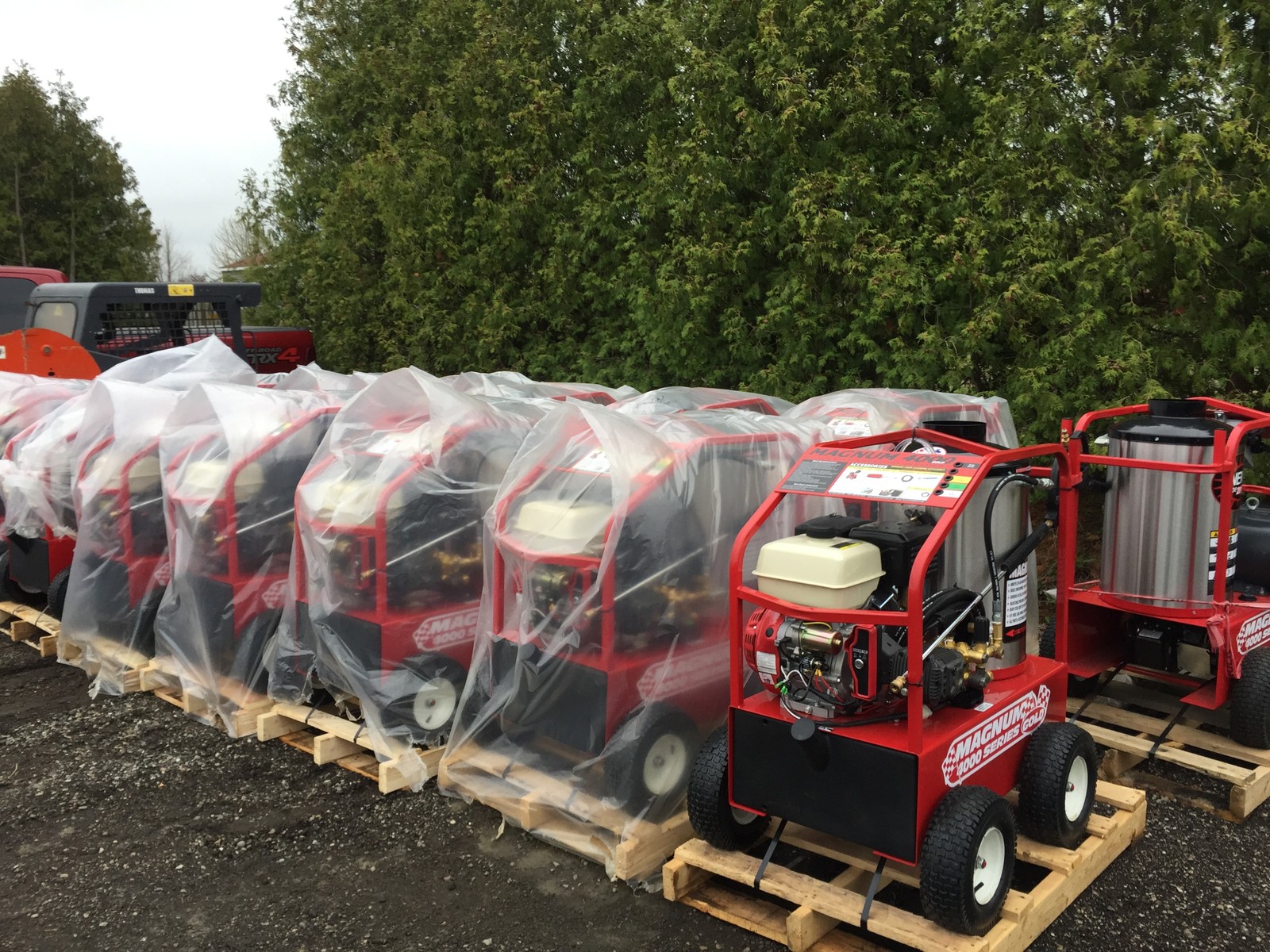 ***SALE*** Magnum 4000 PSI Hot water pressure washer, 15 HP Gas units