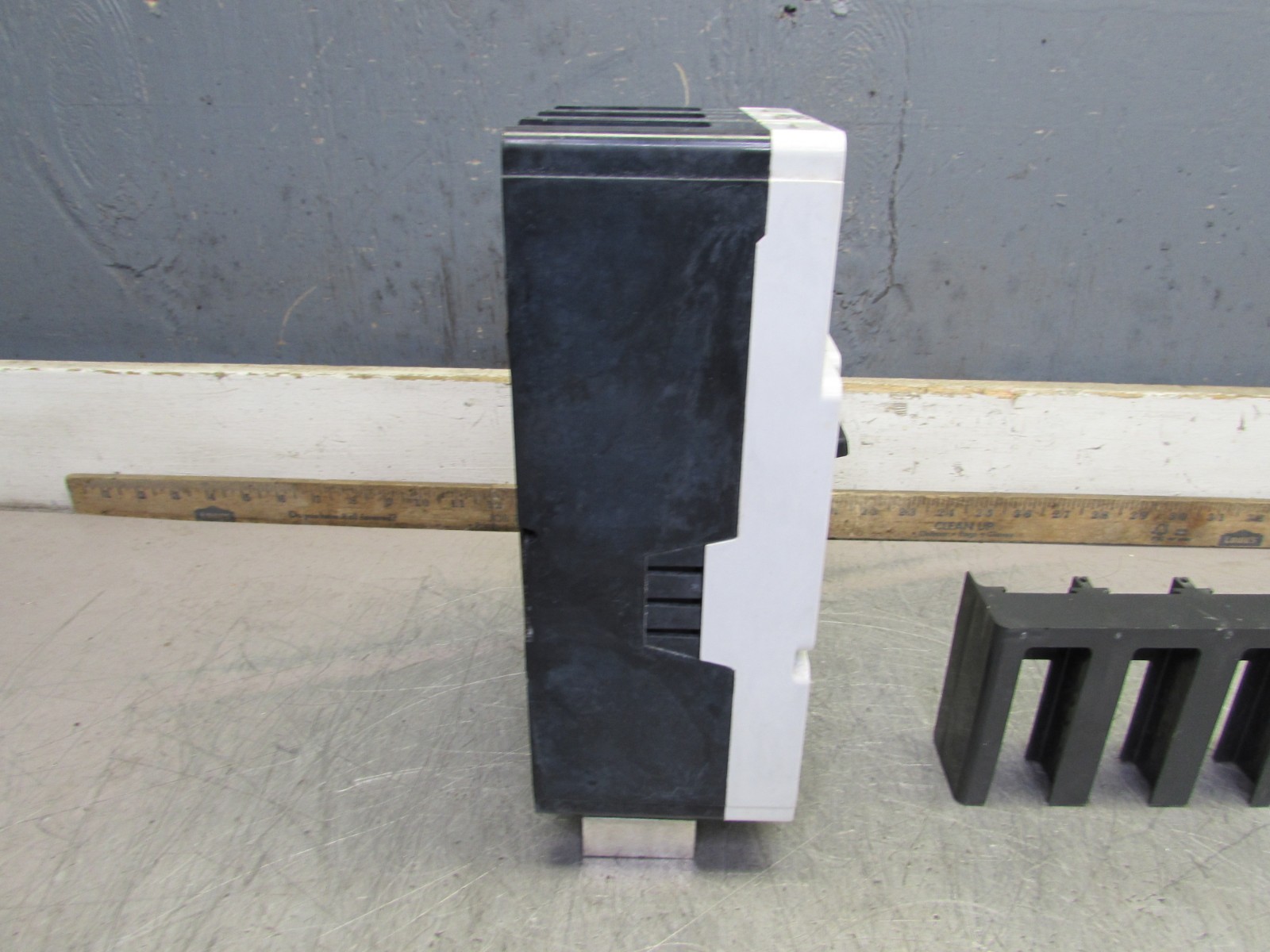 Cutler Hammer HKDDC3400F ,DC Circuit Breaker ,3P/400A/600 VDC, MAKE OFFER!