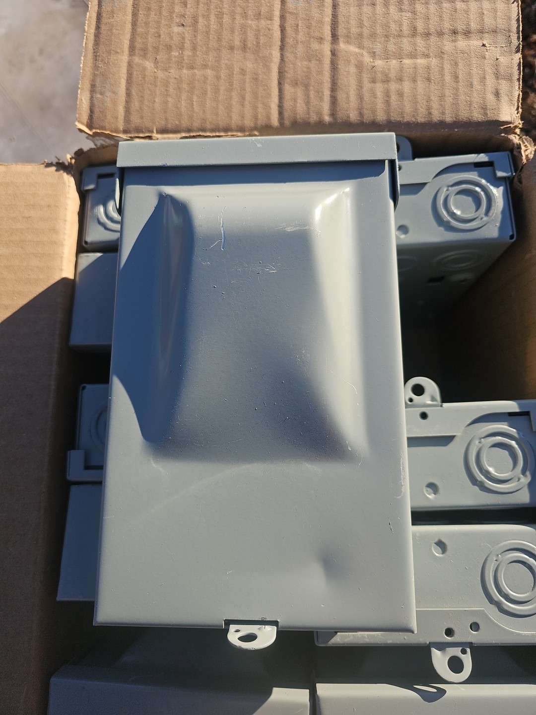CH Eaton DPU222R AC Pullout Disconnect 60 Amp 240 Volt 2 Pole Scratch N Dent