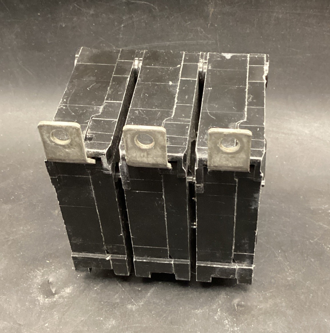 Used SIEMENS B315 15Amp 120/240V 3 Pole Circuit Breaker