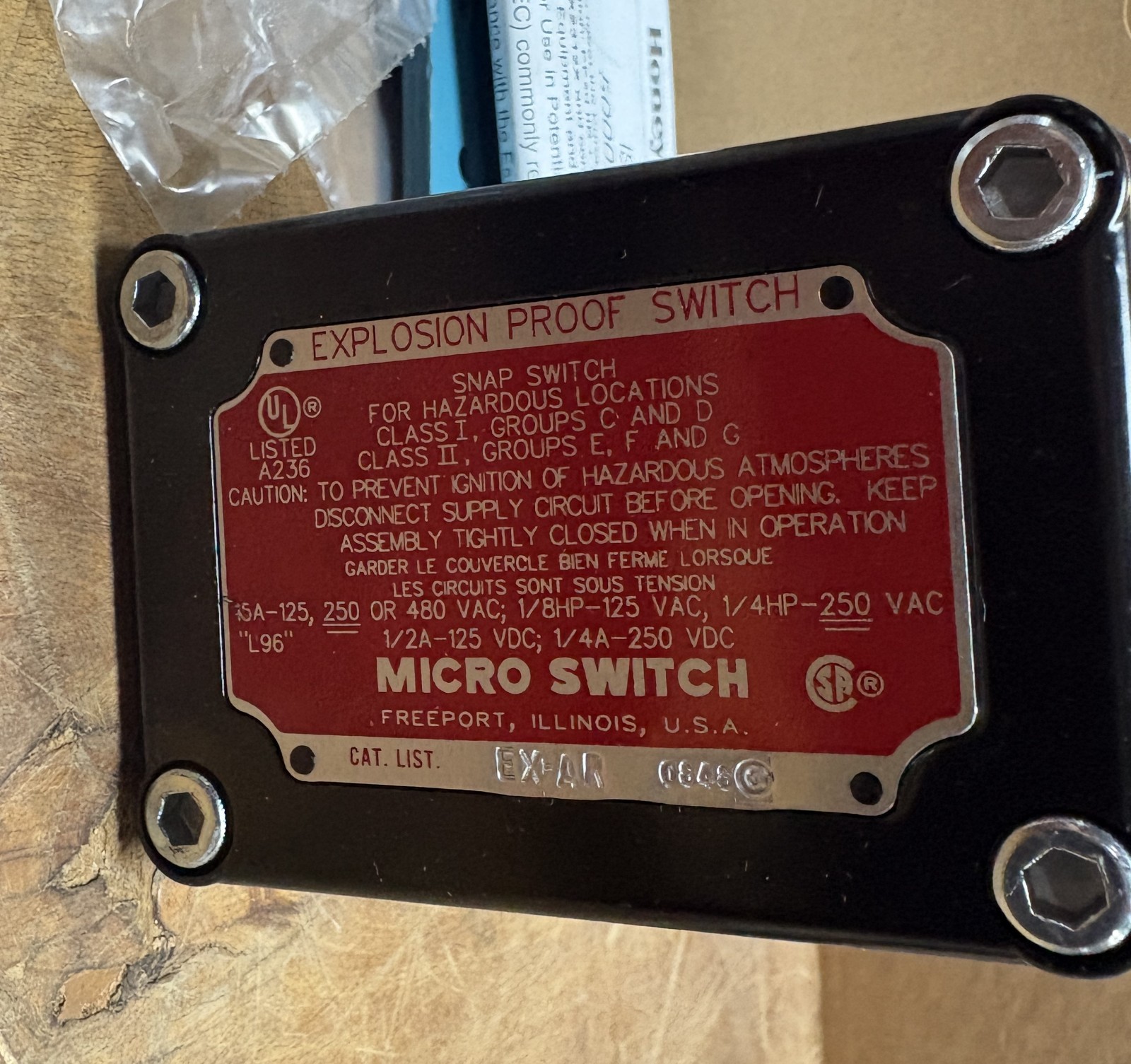 Honeywell EX-AR Limit MICRO Switch EXPLOSION PROOF 15amp SPDT Roller Lever(BH2)