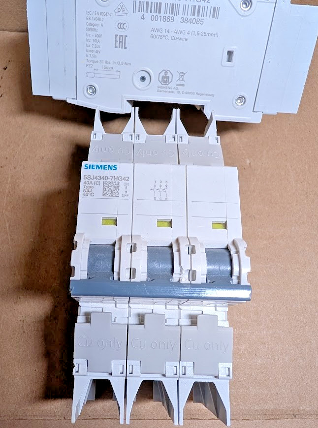 Siemens 5SJ4340-7HG Miniature Circuit Breaker, 3P, 40A, 400V (New NB)