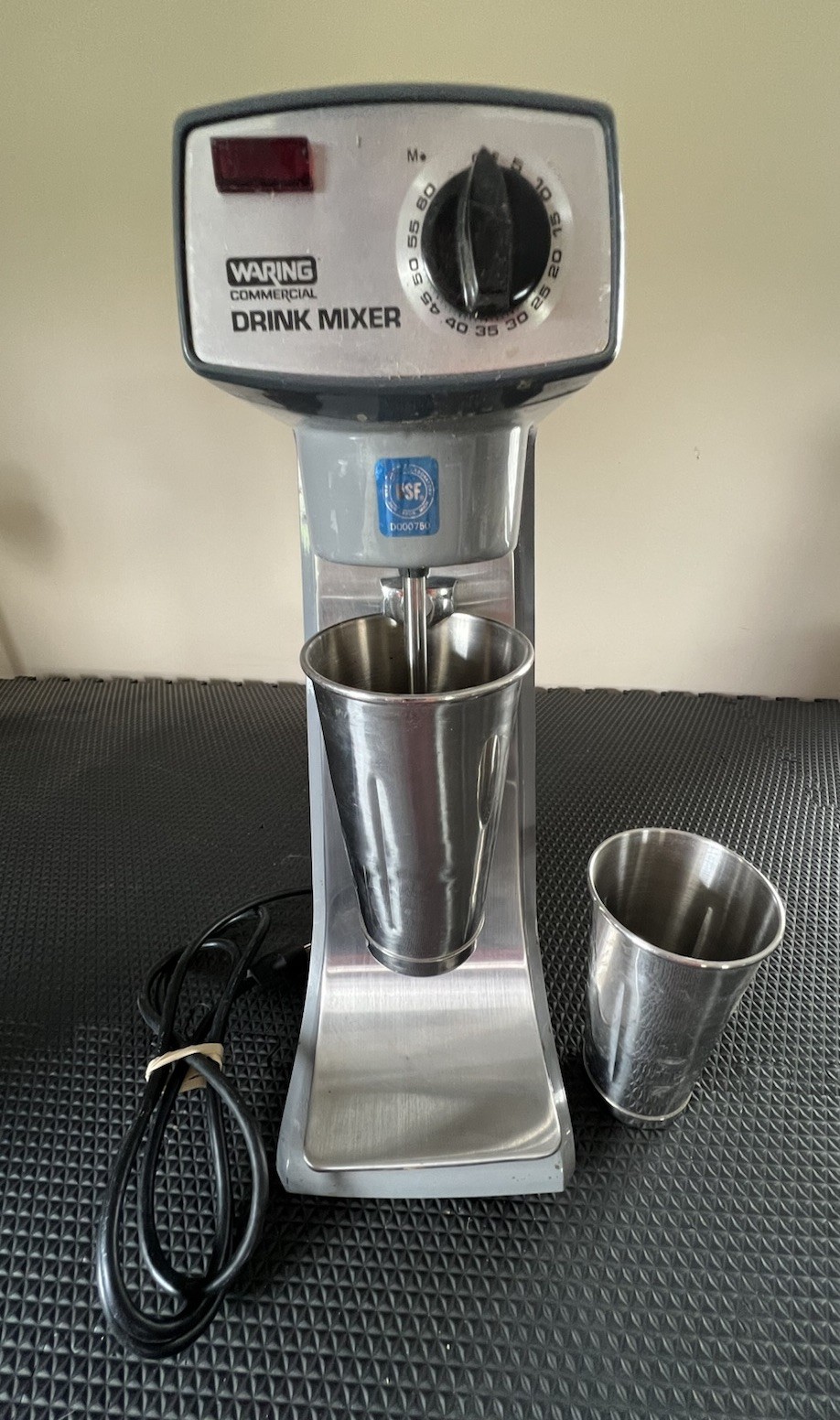 Waring Commercial Shake Drink Mixer Model DMC-10 / 310M10