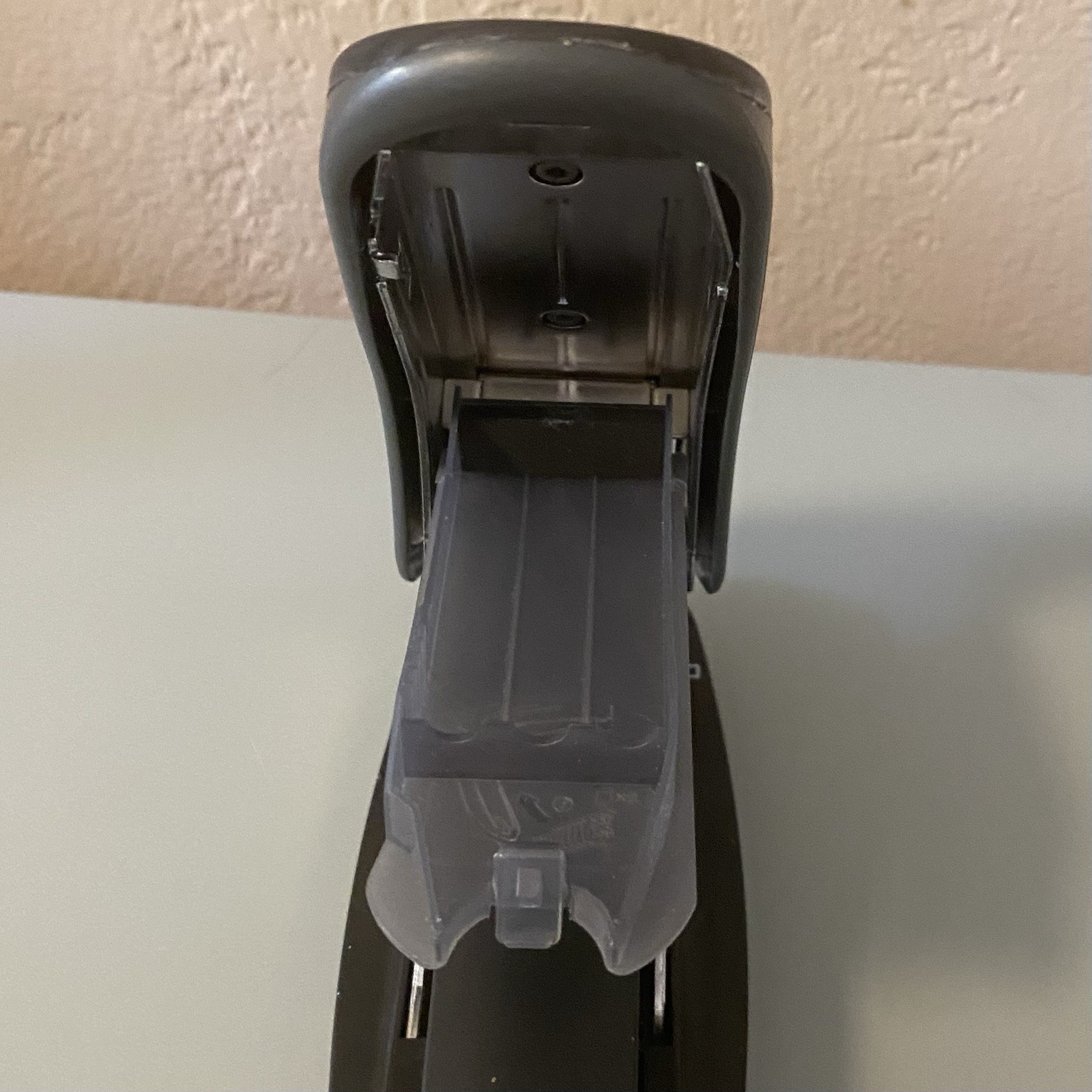 Staples One Touch stapler Up To 60 Pages At A Time. Holds Extra Staples