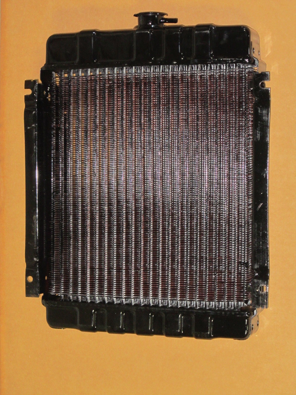 RADIATOR W/ COPPER CORE FOR IH INTERNATIONAL 154 CUB LO-BOY 184 185