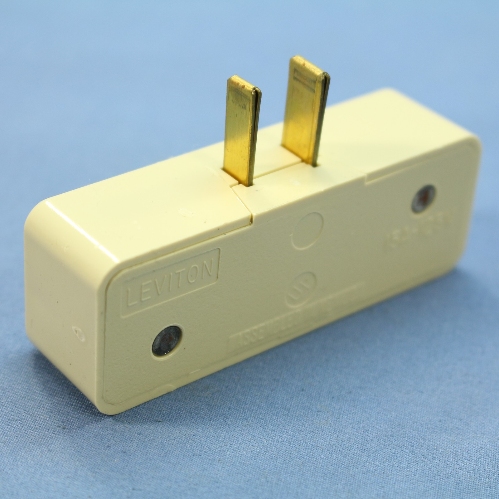 Leviton Ivory Polarized Plug-In Triple Tap Outlet Adapter NEMA 1-15R 15A 65-I