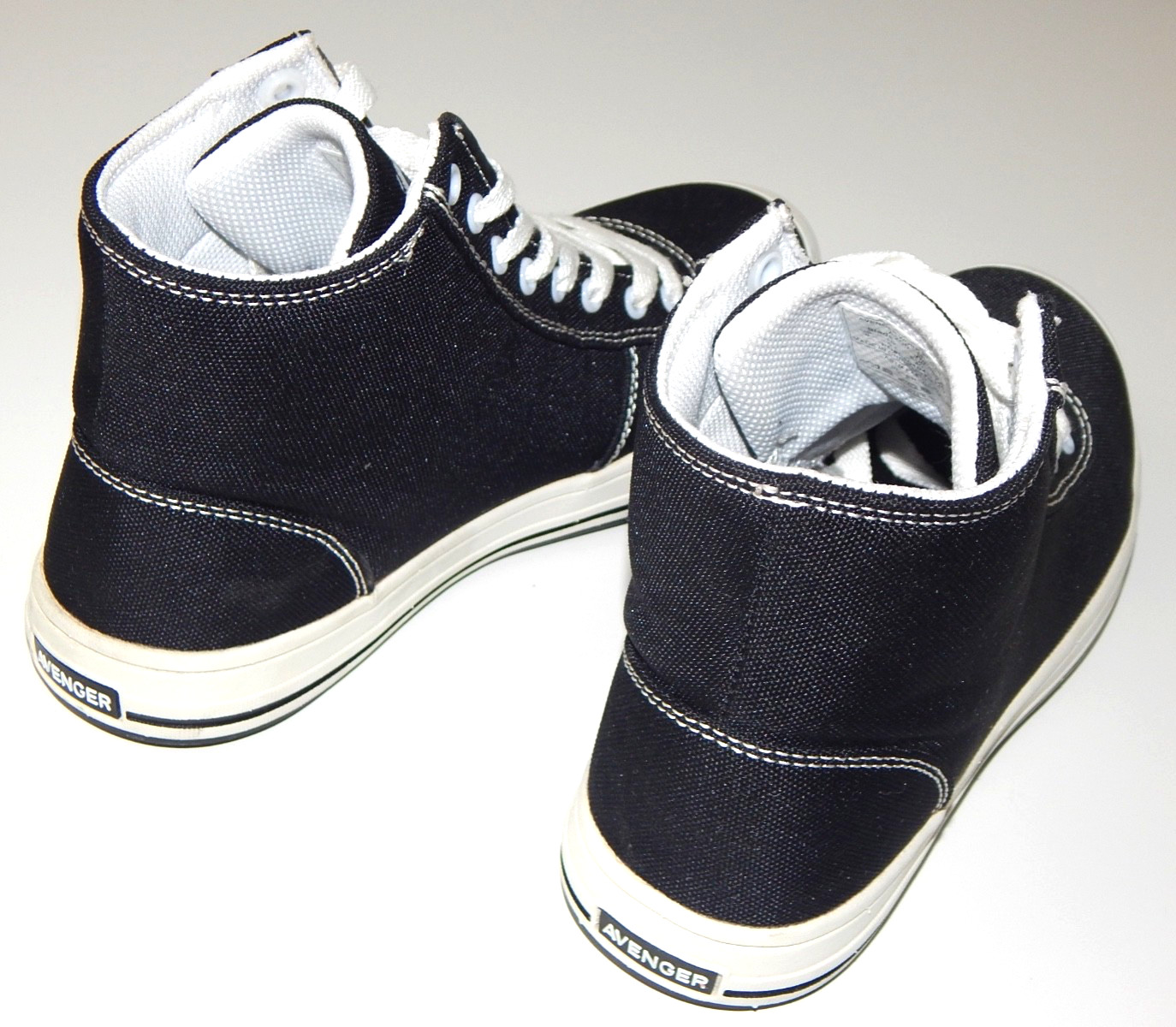 AVENGER Women’s Steel Toe Safety Non Slip Black/White Hi-Top Sneakers Size 8 EUC