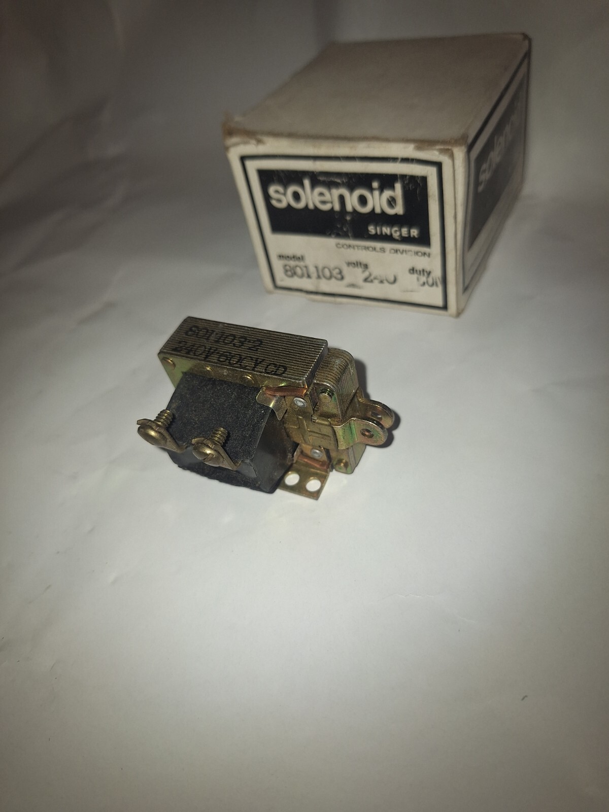 NEW GENUINE SINGER CONTROLS 801103 SOLENOID 240V, 801-103 NOS