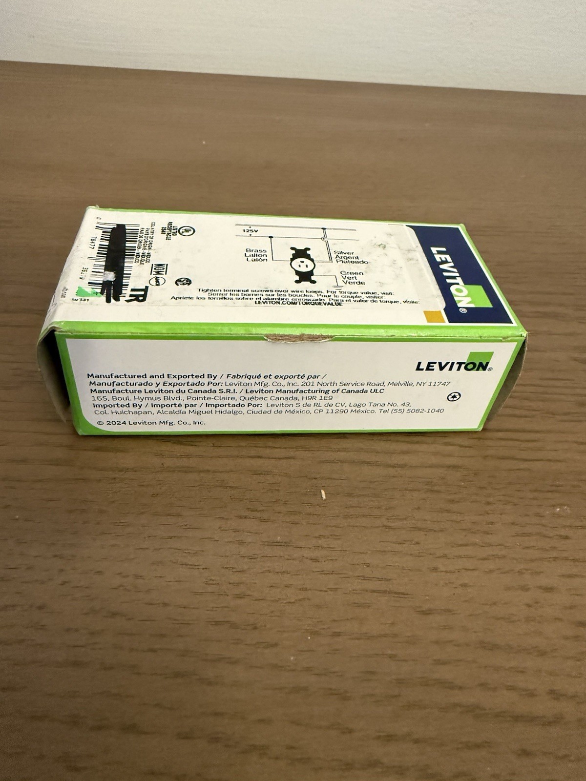 New Leviton 5015-W Single Receptacle White Back Side Wired GRD 15A-125V Spec