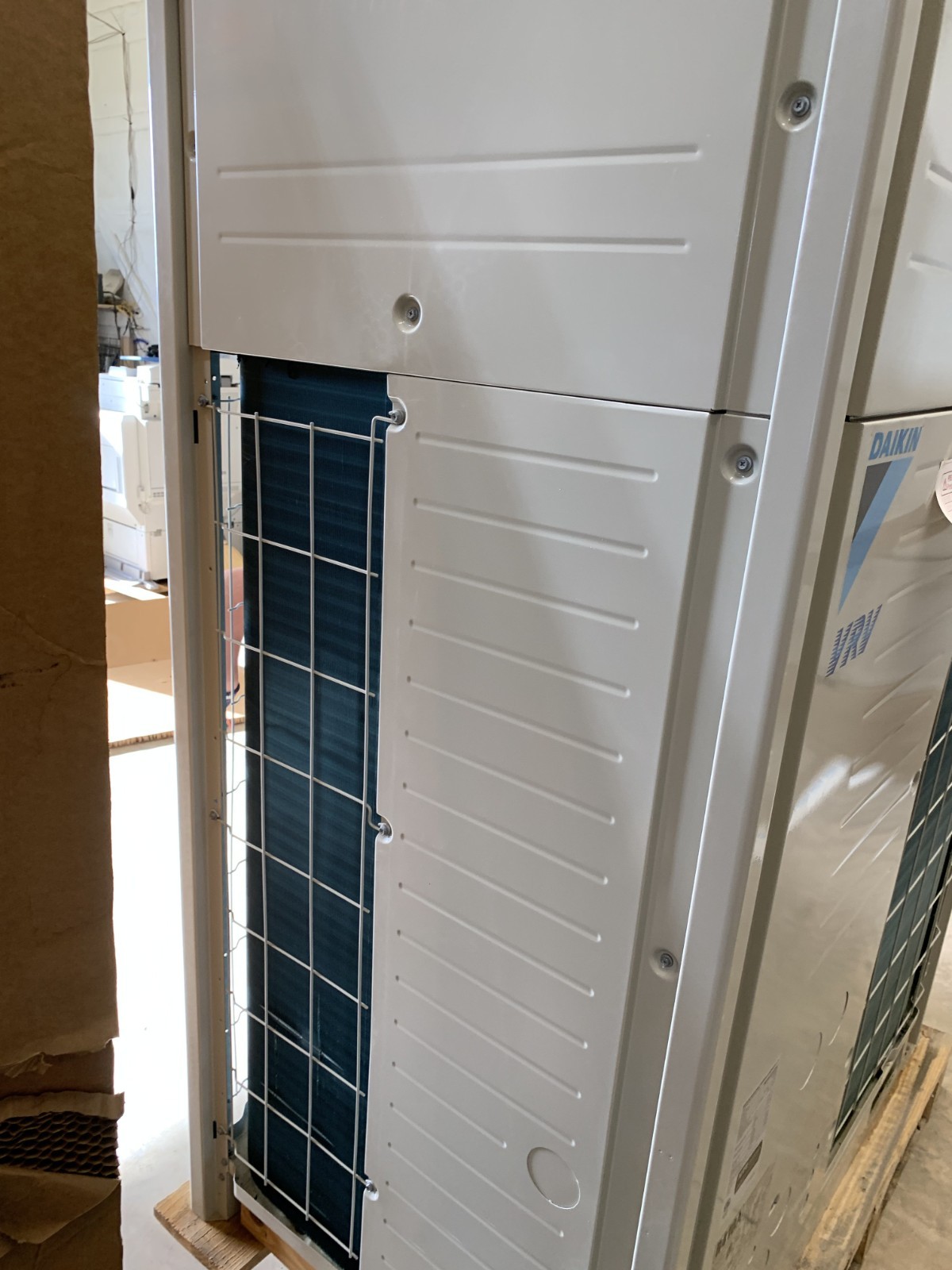 Daikin REYQ120TAYDU 10-Ton VRV IV Air-Cooled Heat Recovery Outdoor Unit 3PH 460V