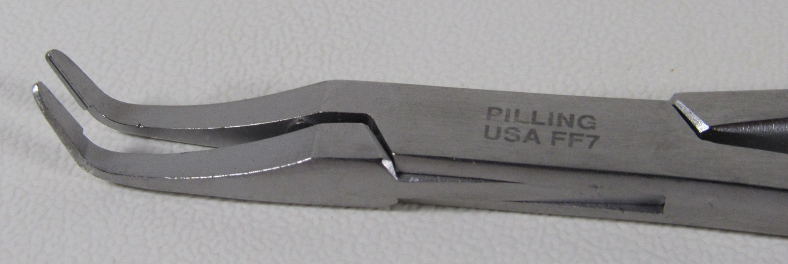 Teleflex Pilling 12-1534 Open Ligating Clip Applier 8″ Small Light Sharp Curved