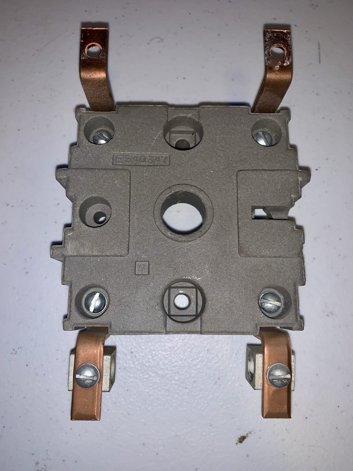 FPE FEDERAL PACIFIC METER SOCKET 125 AMP MAX PORCELAIN . USED IN FPE METER STACK
