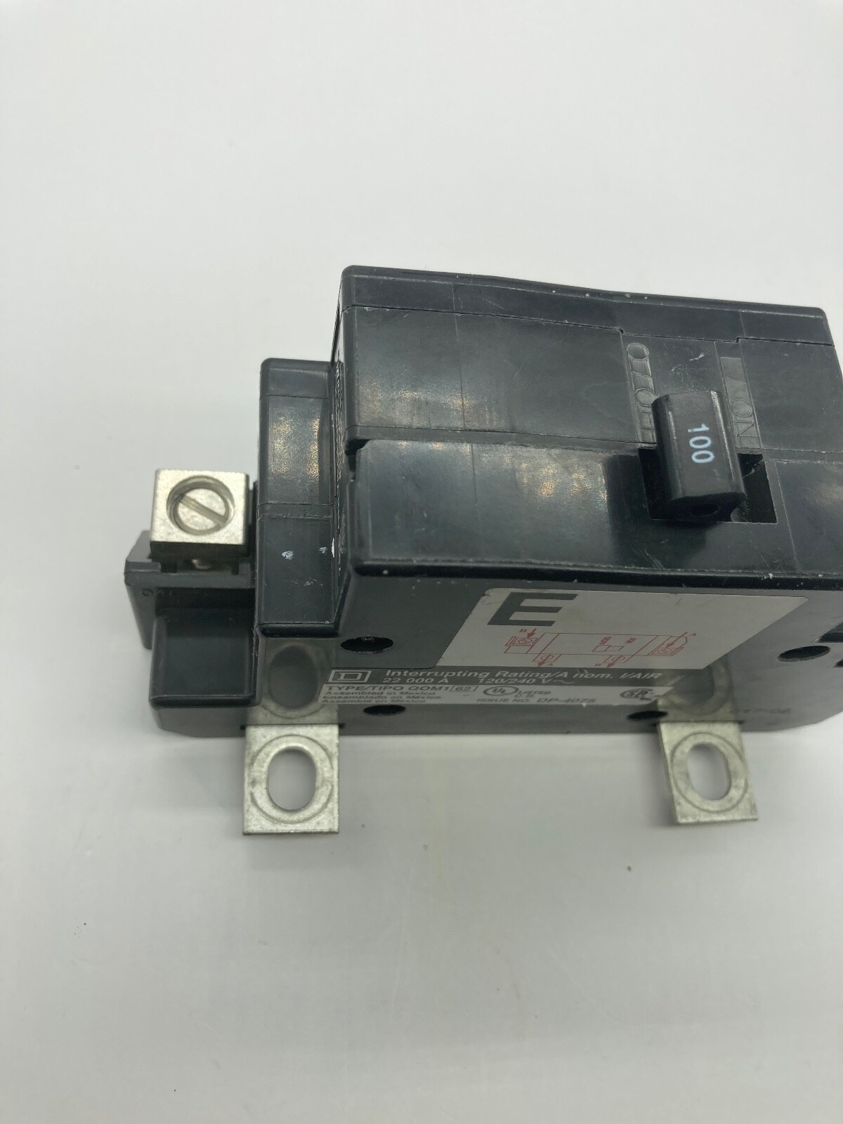 Square D QOM100VH8106 22kA 2 Pole 100 Amp QOM1 Bolt On Main Circuit Breaker NOS