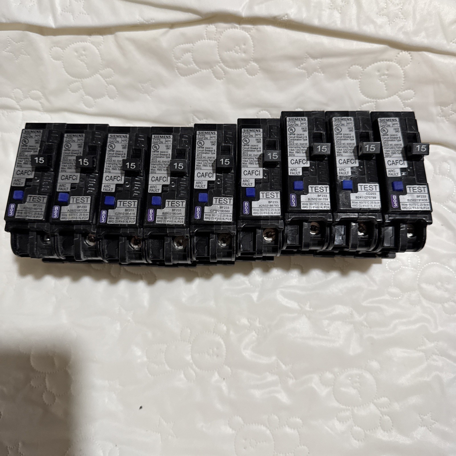 BOX OF 9 SIEMENS QA115AFCN 15A AFCI PLUG ON NEUTRAL (NO PIGTAIL WIRE) BRAND NEW