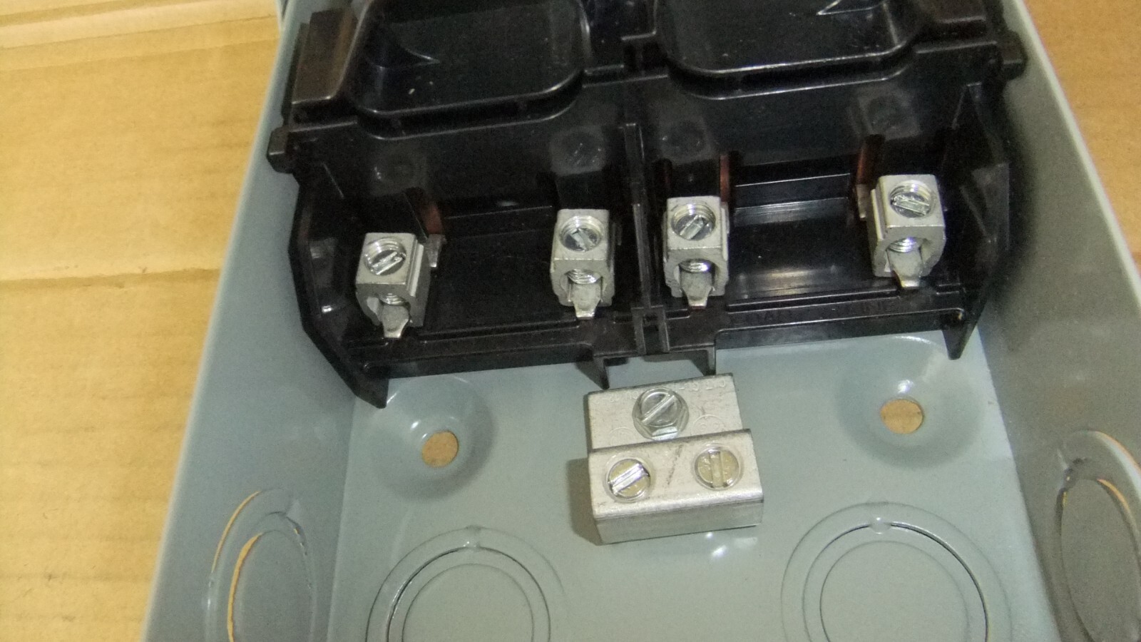 GE TF30RCP 240V 30A AC Disconnect Safety Switch –