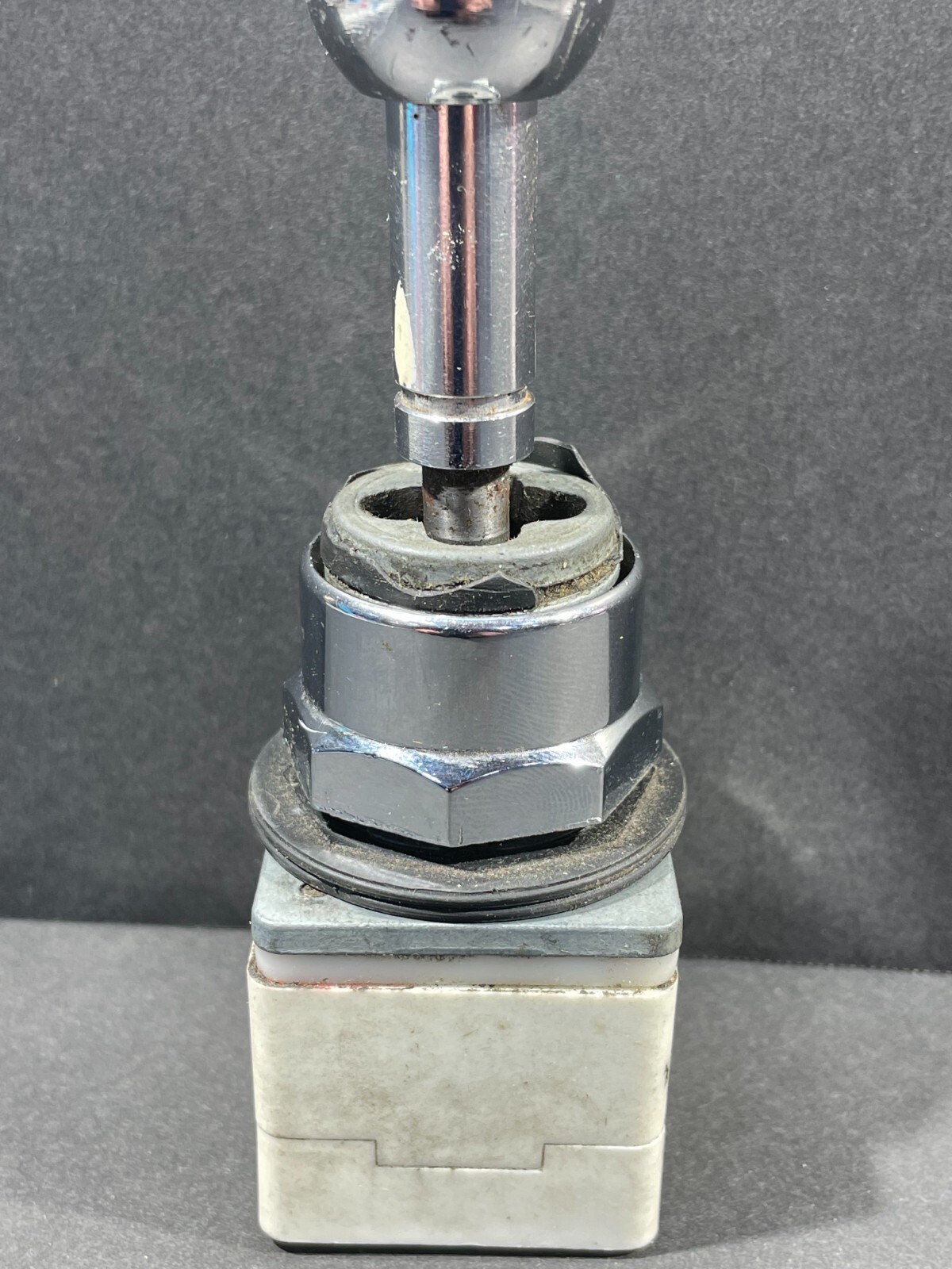 Square D 9001 K35 J Joy Stick Operator, 5 Position, W/O Contacts, Used & Checked