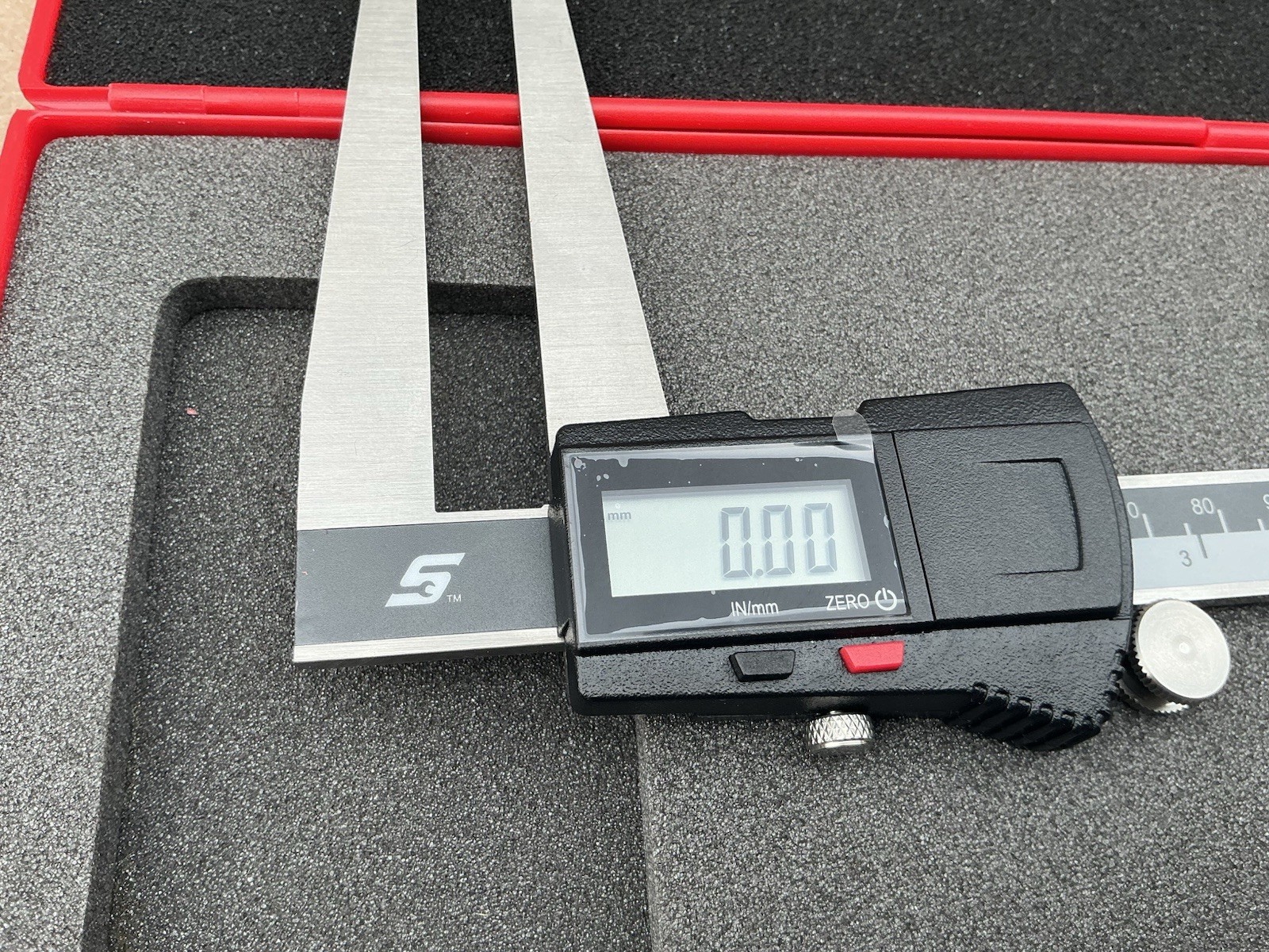 Snap-On Tools CAL6EAR 6-inch (150mm) Electronic Digital Caliper w/ Case