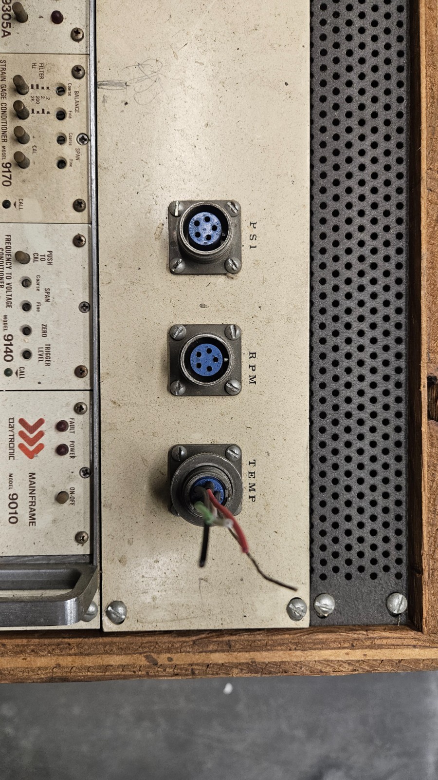 Daytronic Mainframe model 9010