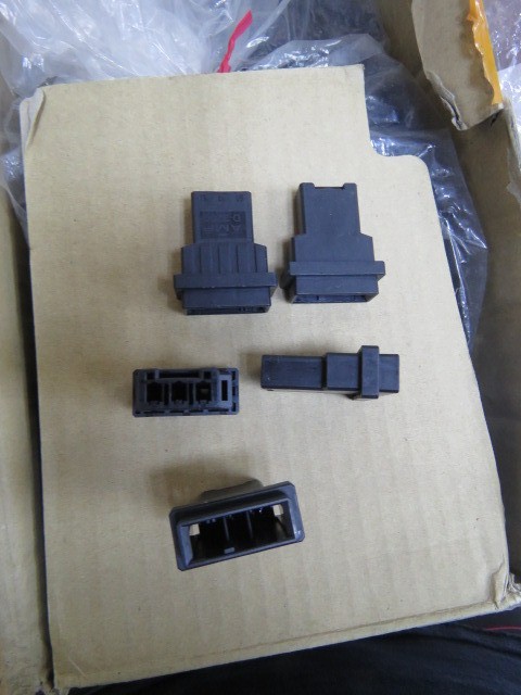 TE 1-179552-3 Qty of 30 per Lot 3 POS Conn Black