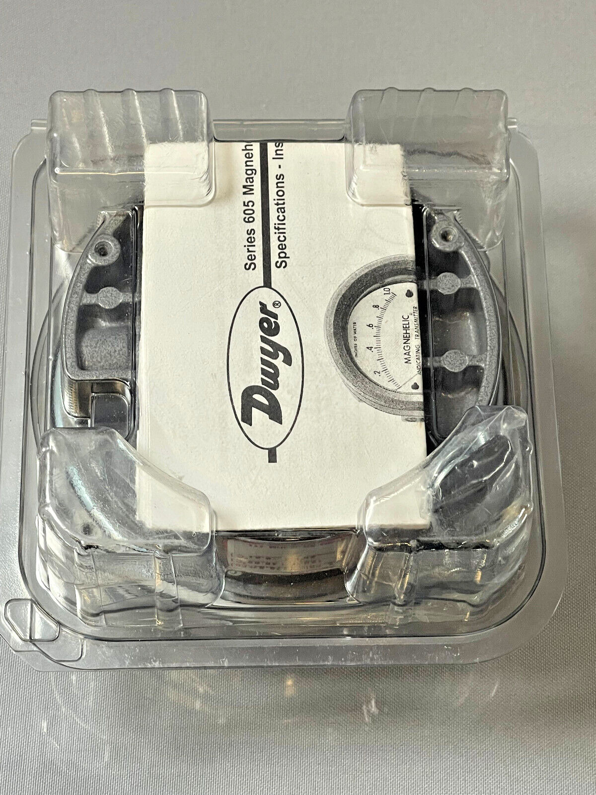 Dwyer 605-11 Magnehelic Differential Pressure Indicating Transmitter