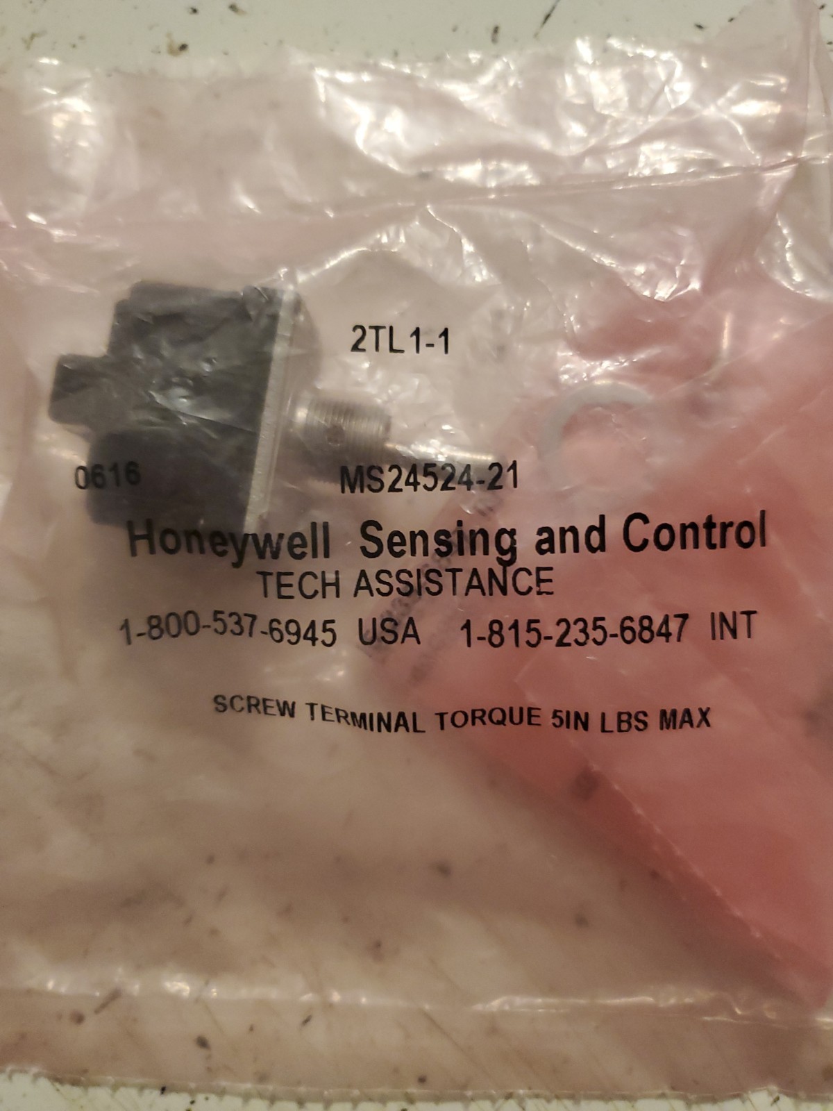Honeywell Sensing and conrol toggle switch 2TL1-1 MS24524-21