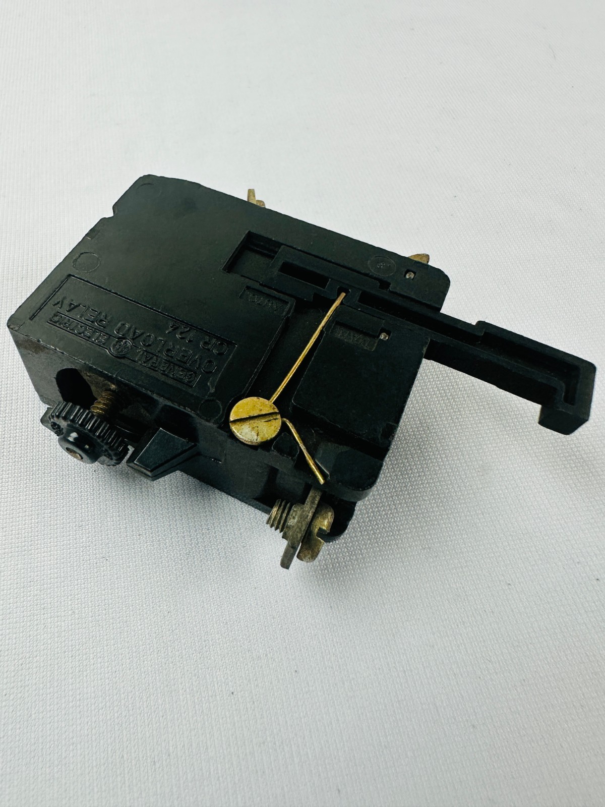 General Electric CR124 CR124C028 Overload Relay 600V AC. MAX