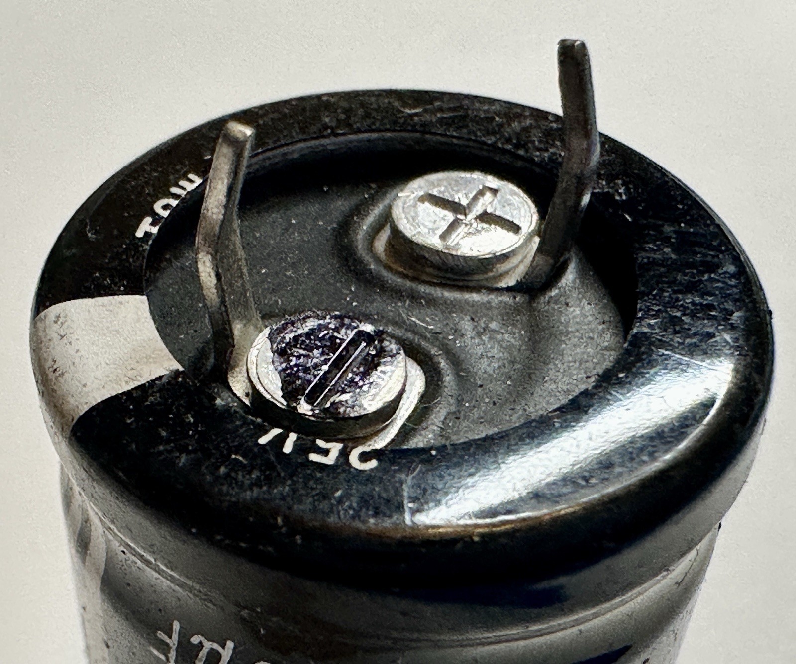 25 Panasonic Matsushita TSW 1000uF 35V Snap-In Electrolytic Capacitors NOS
