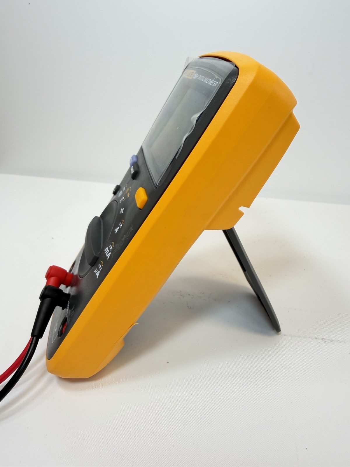 Fluke 15B+ Plus CAT III 600V Digital Multimeter (1000V/10A) – FAST SHIPPING