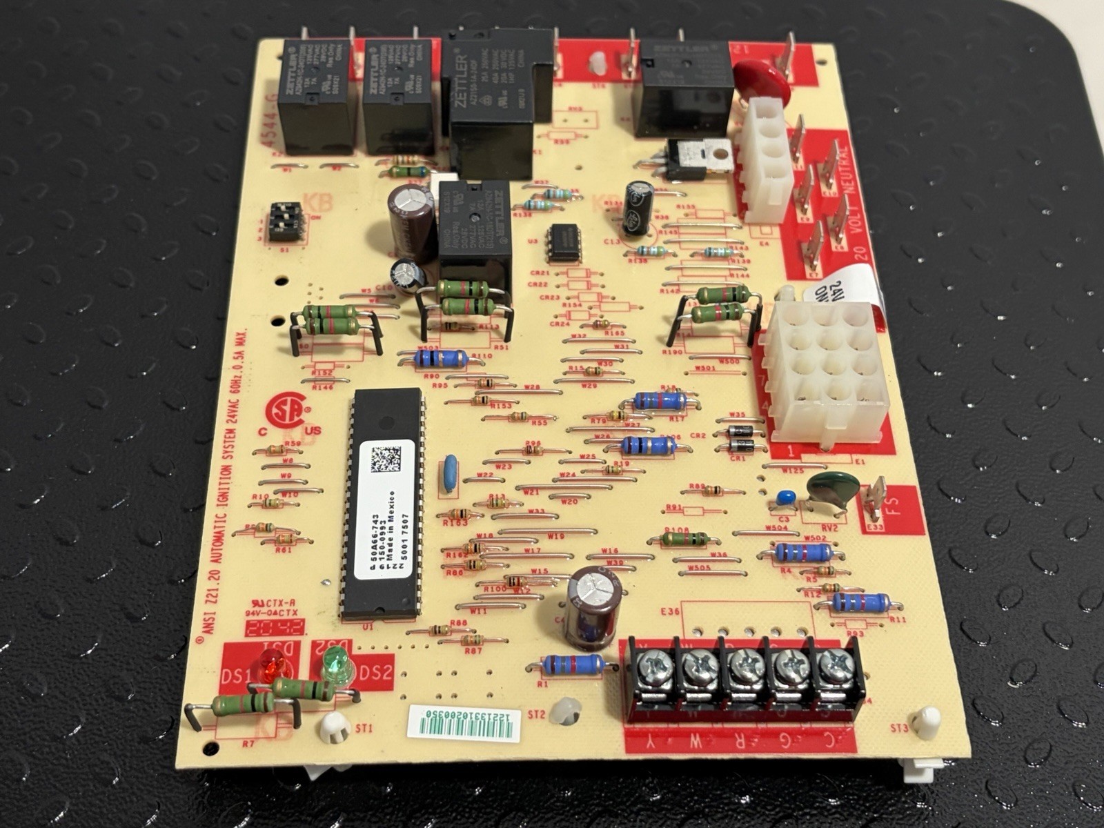 LENNOX 50A66-743 SureLight White Rodgers Control Circuit Board 150-0993