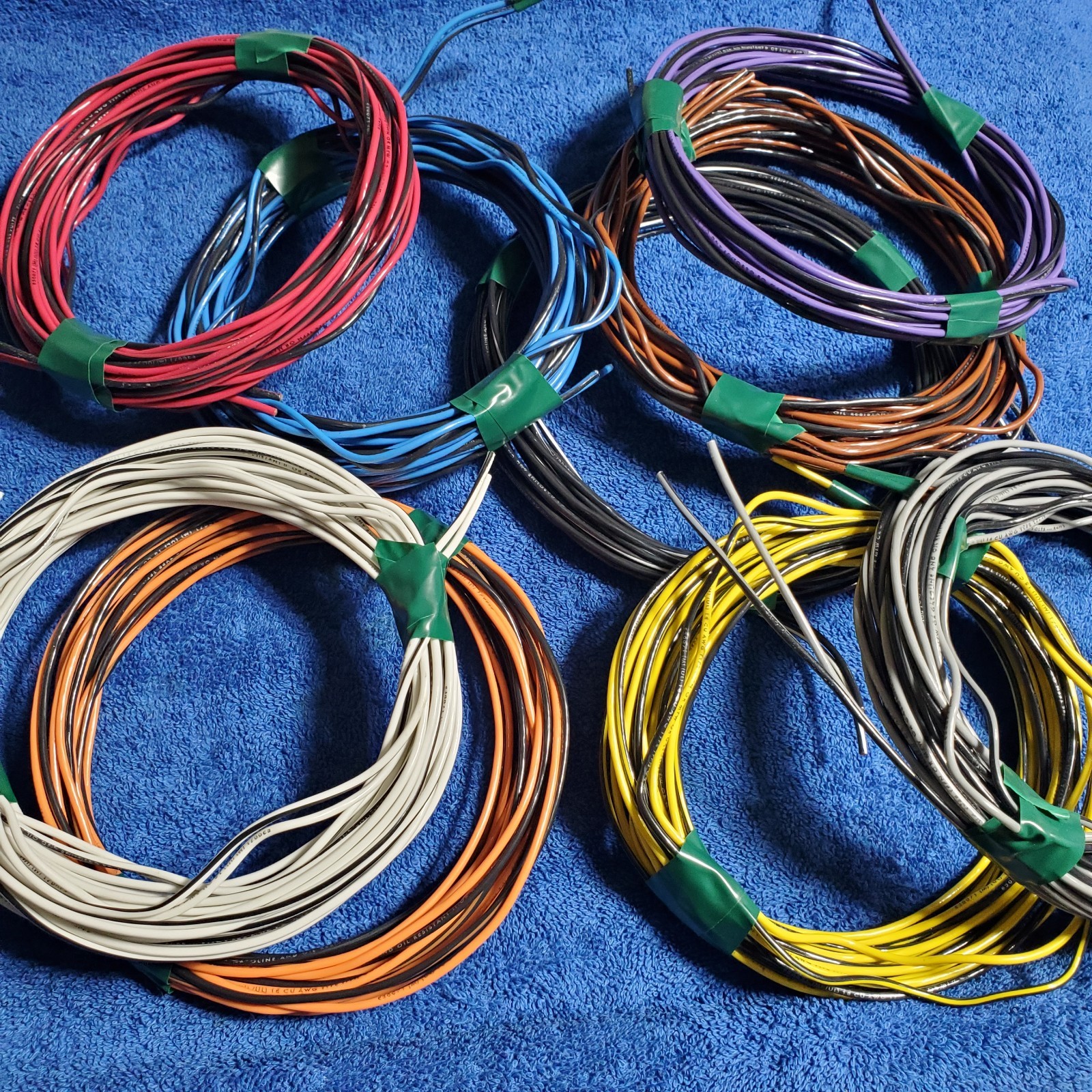 18 AWG Hook-up Wire 15′ Twisted Pair 600V TFFN or MTW Gas/Oil Resistant