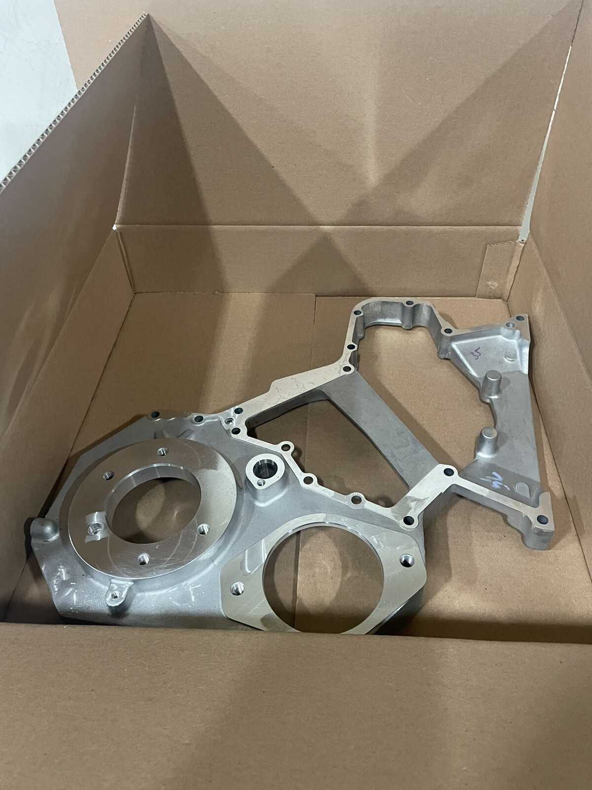 NEW Cummins HOUSING,GEAR 3943379