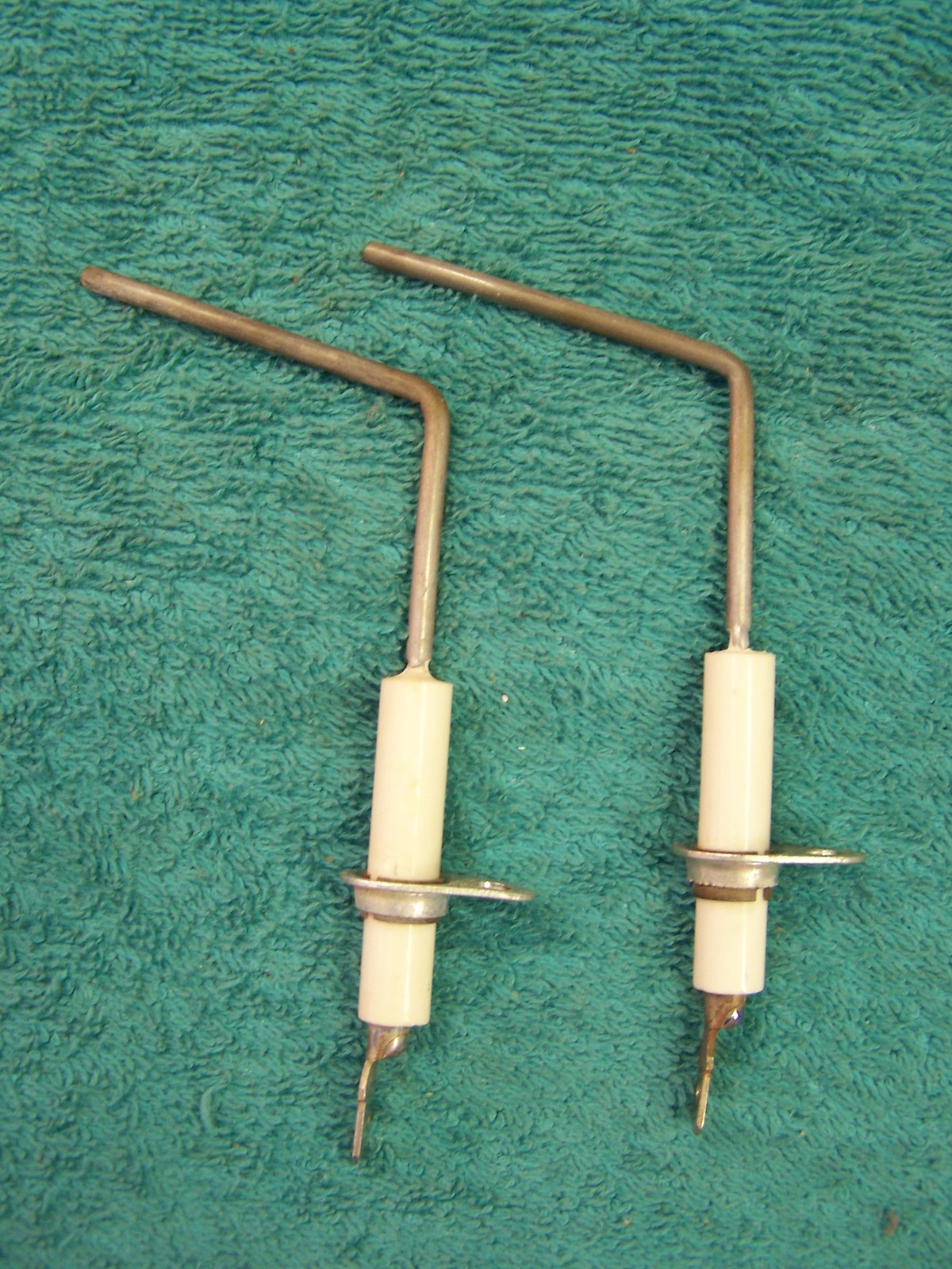2 Carrier flame Sensor Sensors LH33WZ515 LH33WZ517 LH680012 LH680014