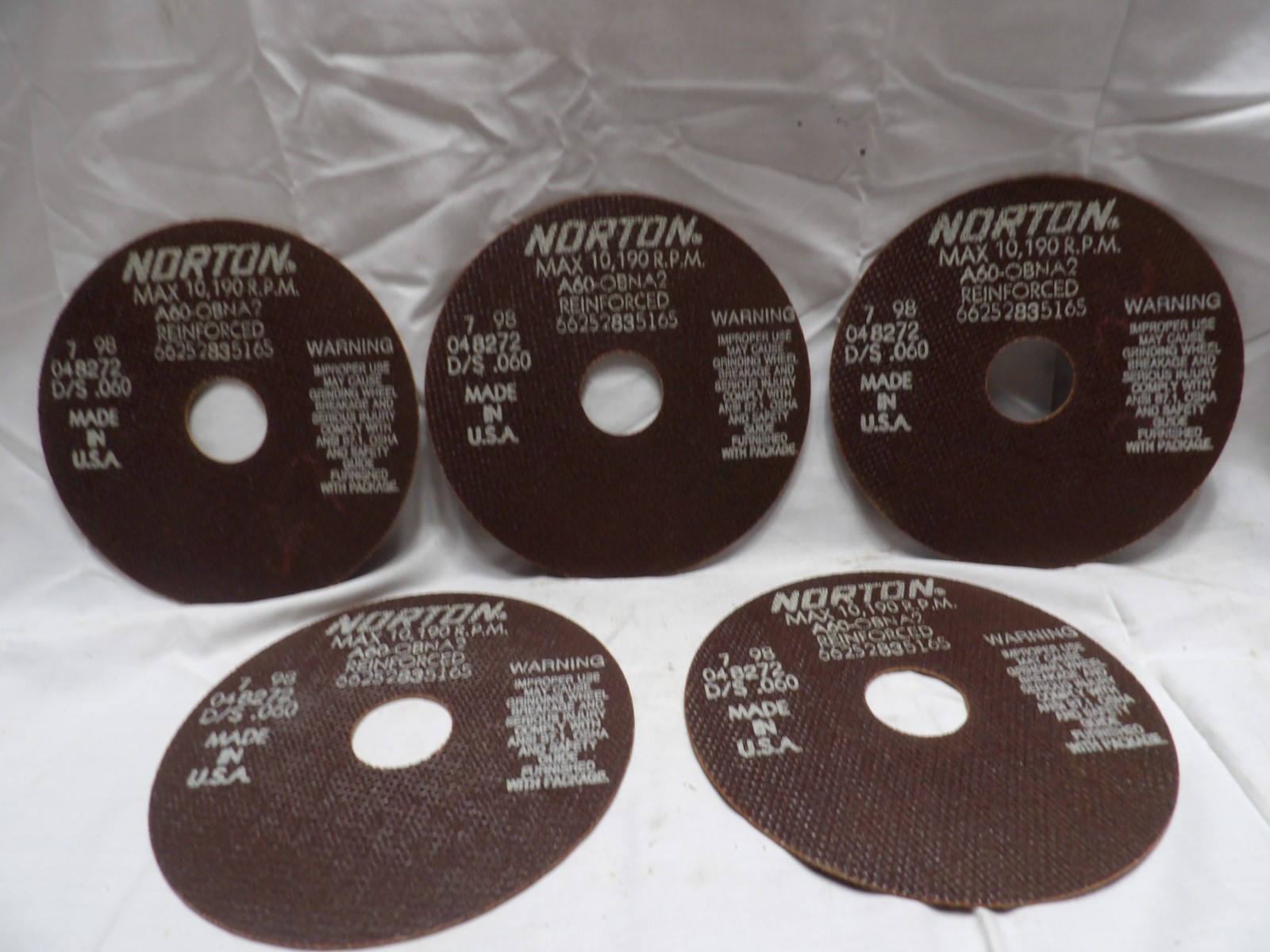 Norton Cutoff Wheel 6″ x .060 x 1-1/4″ A60-OBNA2 10,190 Max rpm (Qty of 5)
